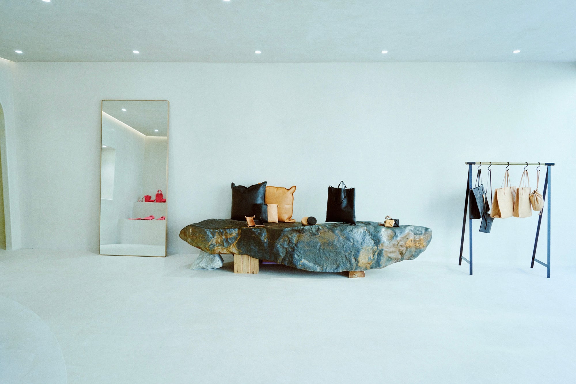 ICHI GALLERY 年末年始の営業について | NEWS (ニュース) - ITTI (イッチ) 冬季休業 お休み 店休日 渋谷区富ヶ谷 ギャラリー ショップ 取り扱い