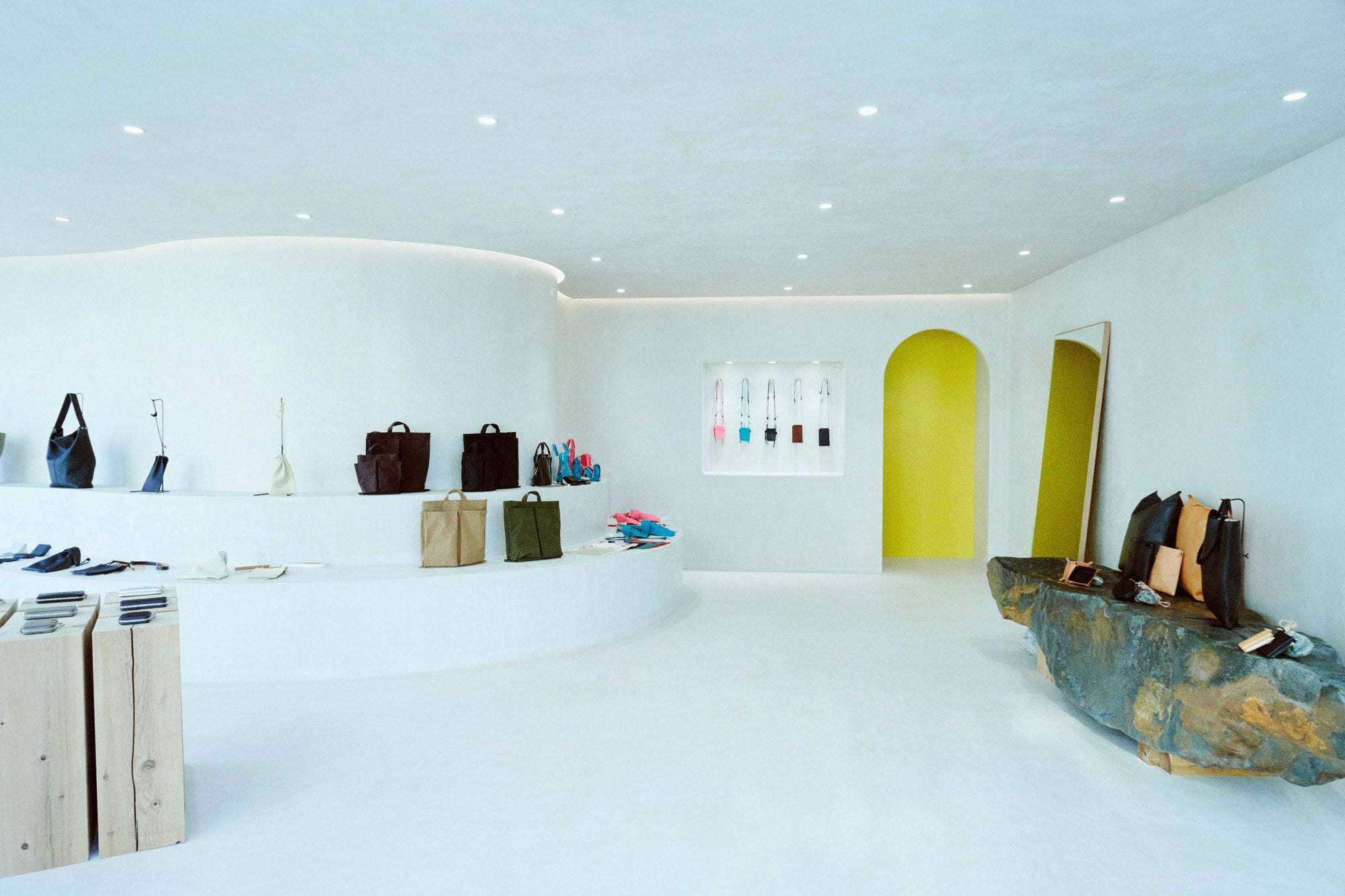 ICHI GALLERY 6月の定休日・休業日のご案内 | NEWS (お知らせ) - ITTI (イッチ) | 直営店 正規取扱店 レザーブランド セレクトショップ 東京都渋谷区富ヶ谷 財布 さいふ サイフ 革小物 鞄 かばん カバン バッグ グッズ ギフト プレゼント 贈り物