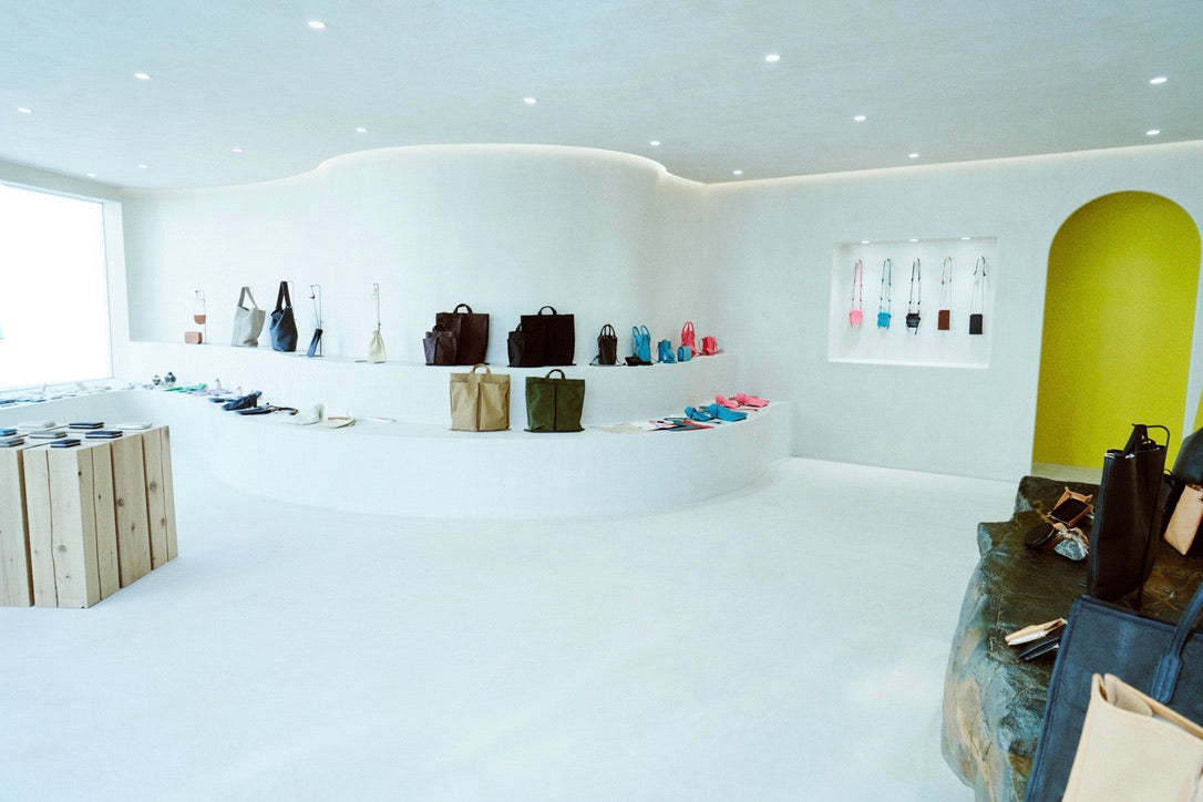 ICHI GALLERY 7月の定休日・休業日のご案内 | NEWS (お知らせ) - ITTI (イッチ) | 旗艦店 店舗 ショップ ストア レザーブランド 革小物 財布 さいふ サイフ キーリング ベルト 鞄 かばん カバン バッグ 営業日 時間の定休日・休業日のご案内