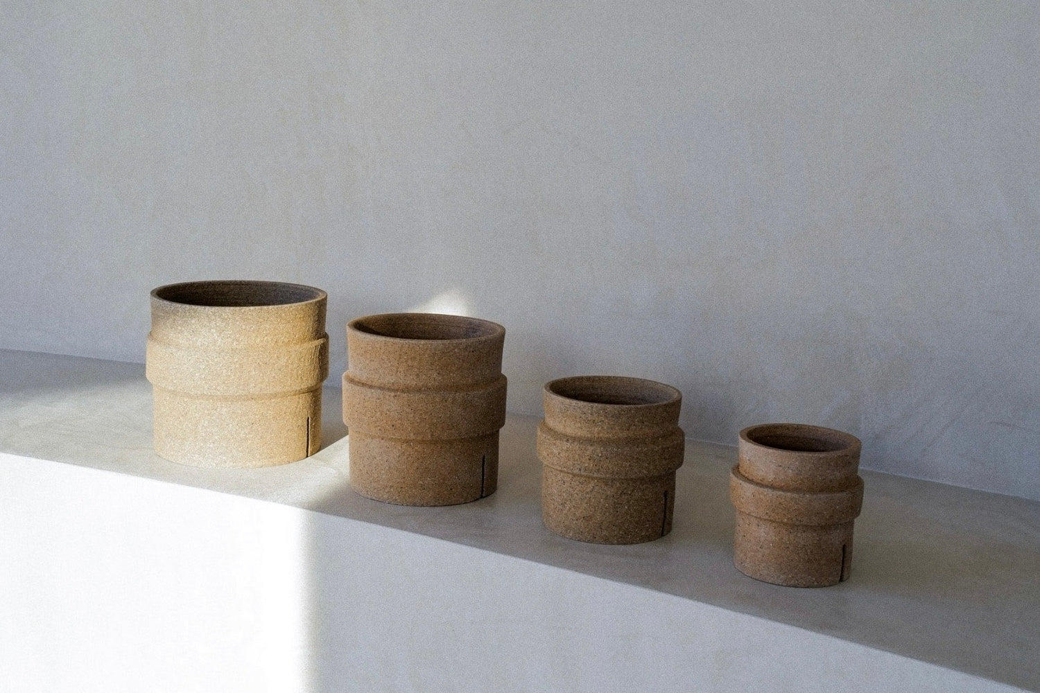 ICHI GALLERY × KAKUSEN-EN ORIGINAL POT 凸凹 (イチギャラリー × 鶴仙園 オリジナルポット DECOBOCO) | 植木鉢 多肉植物 サボテン 限定