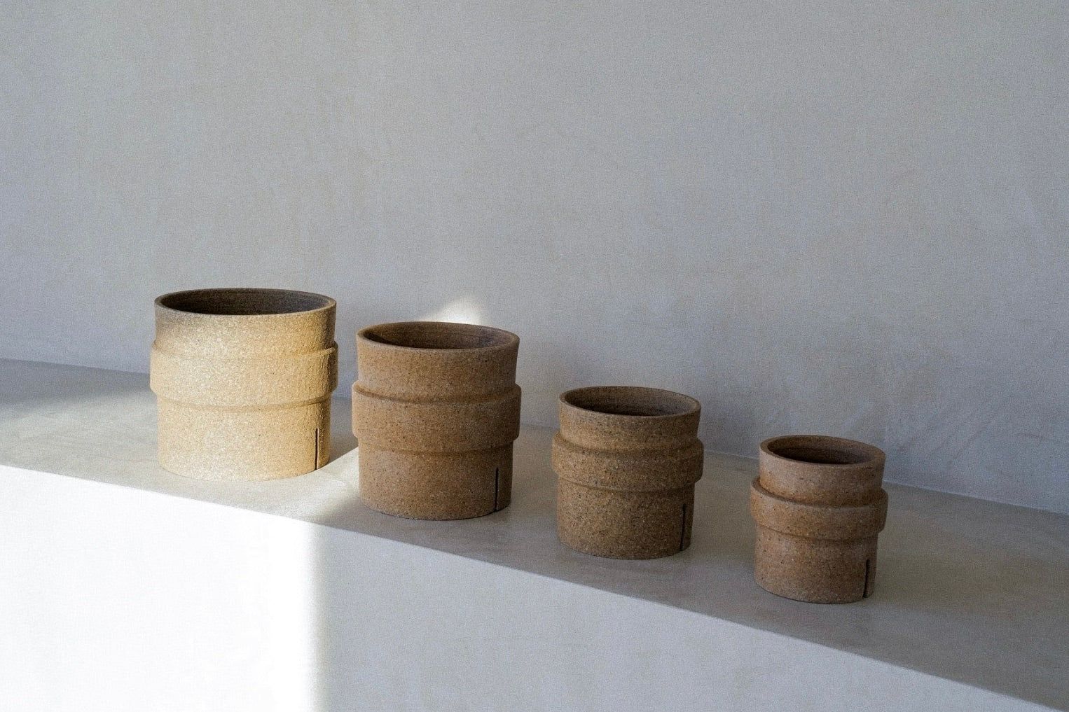 ICHI GALLERY × KAKUSEN-EN ORIGINAL POT 凸凹 (イチギャラリー × 鶴仙園 オリジナルポット DECOBOCO) | 植木鉢 多肉植物 サボテン 限定