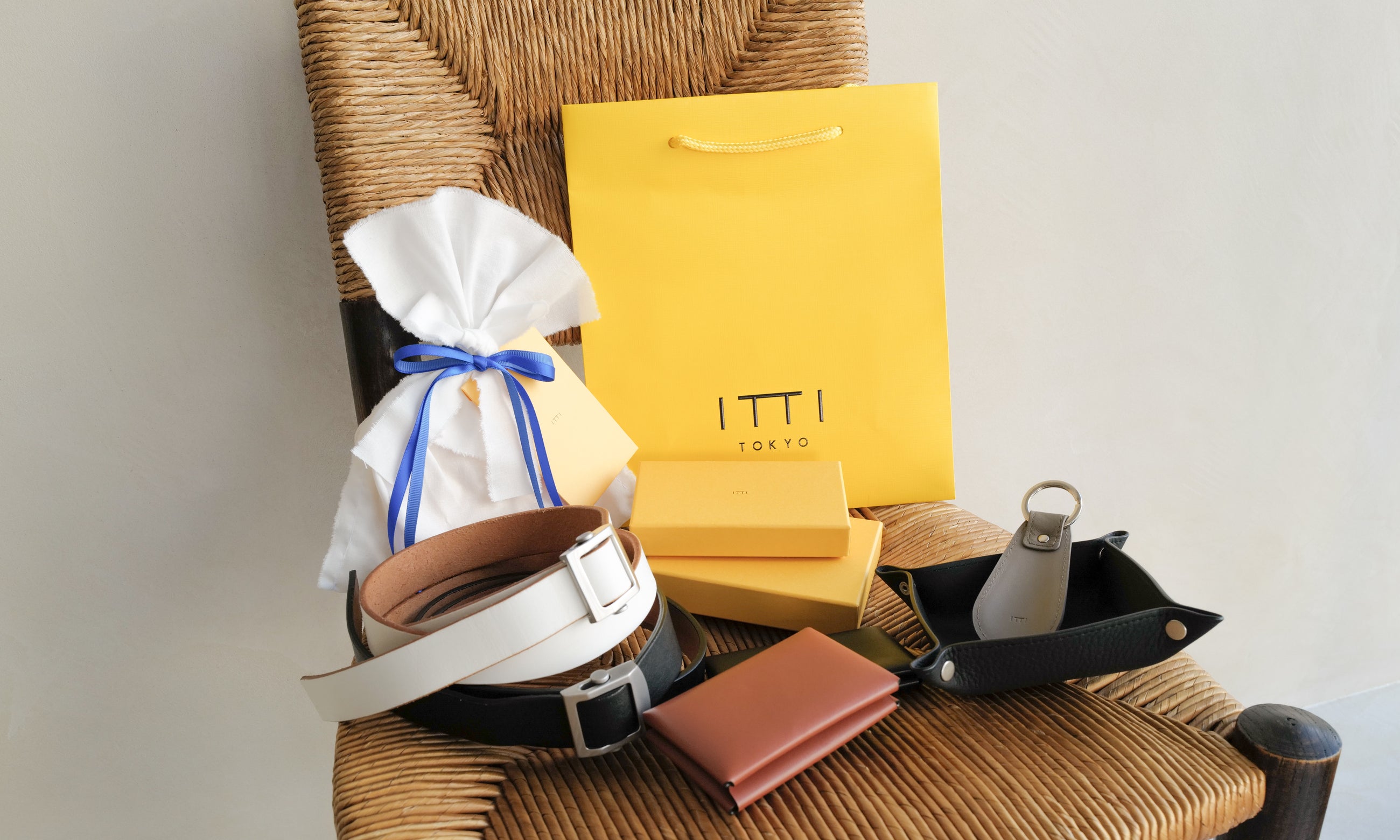 GIFT SELECTION (ギフトセレクション) - ITTI (イッチ) | 贈り物 プレゼント ギフト カタログ 革小物 彼氏 彼女 男女 家族 送別品 壮行品 レザーブランド ベルト 鞄 バッグ 財布 さいふ サイフ ポーチ 小物 プチプラ