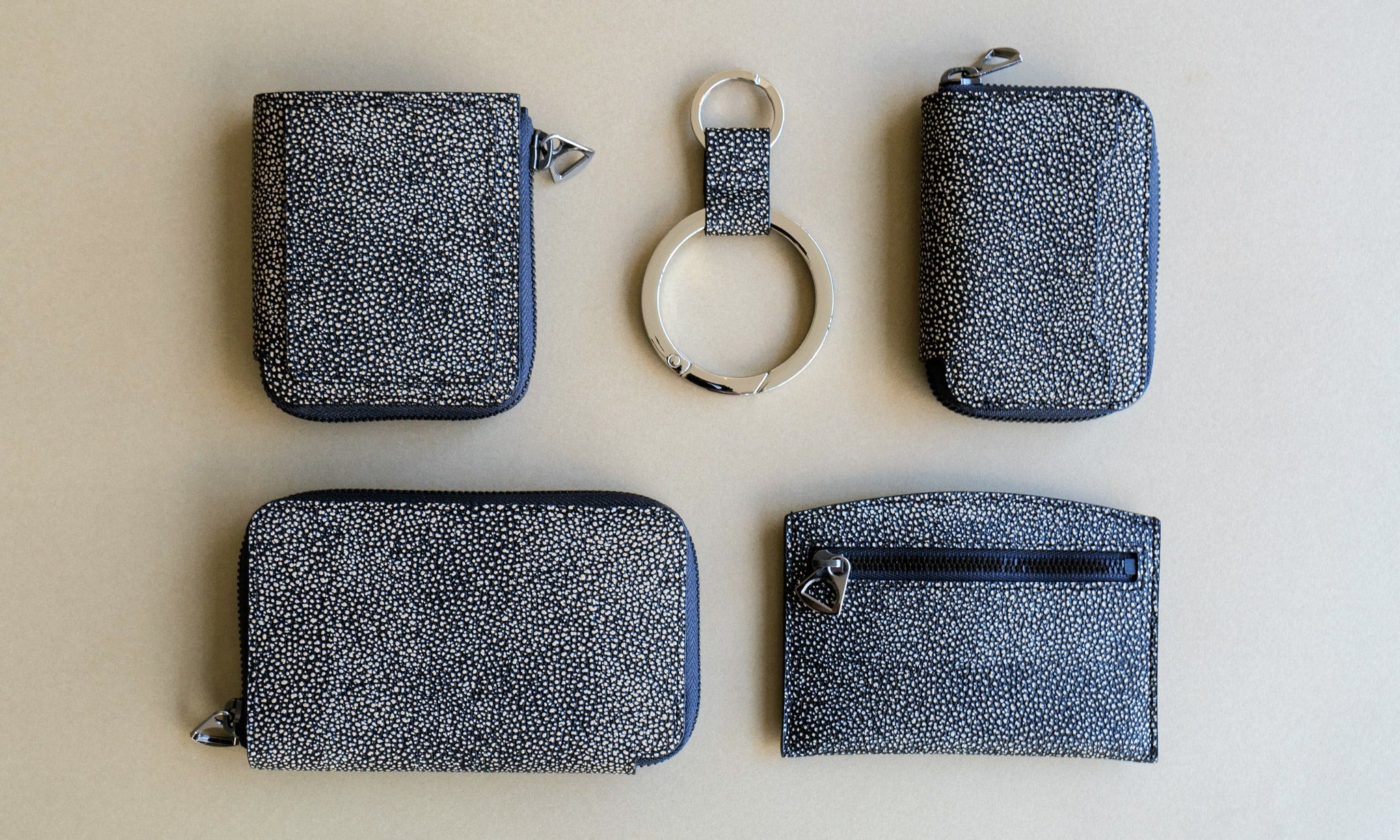 ITTI (イッチ) | WALLET (ウォレット・財布・サイフ) | V.KUROZAN (ヴィンテージ 黒桟革) | 姫路 レザー 皮革 製品 白漆 伝統 ベージュ 生成り さいふ