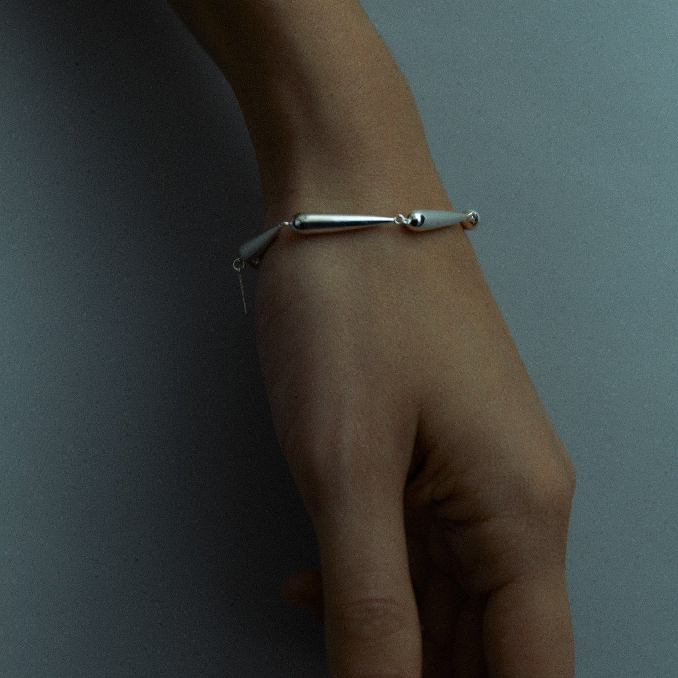 No. 14018 - Bracelet - GLOD / RAGBAG (ブレスレット - ゴールド / ラグバッグ) - ICHI GALLERY | 18K 金 ジュエリー ブランド デンマーク 女性 アクセサリー 小物