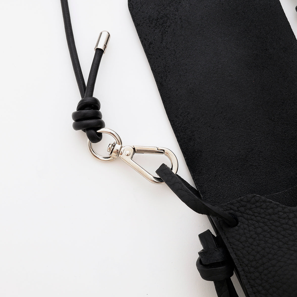 ITTI (イッチ) | HERRIE TINY MEDICINE POUCH / DIPLO SKY(ヘリータイニーメディスンポーチ/ディプロスカイ)レザー ポーチ 本革 ショルダー アクセサリー ブラック black 黒 ネックレス ブランド メンズ レディース
