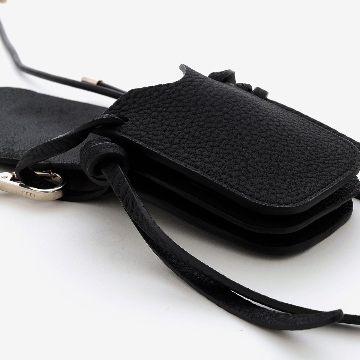 ITTI (イッチ) | HERRIE TINY MEDICINE POUCH / DIPLO SKY(ヘリータイニーメディスンポーチ/ディプロスカイ)レザー ポーチ 本革 ショルダー アクセサリー ブラック black 黒 ネックレス ブランド メンズ レディース