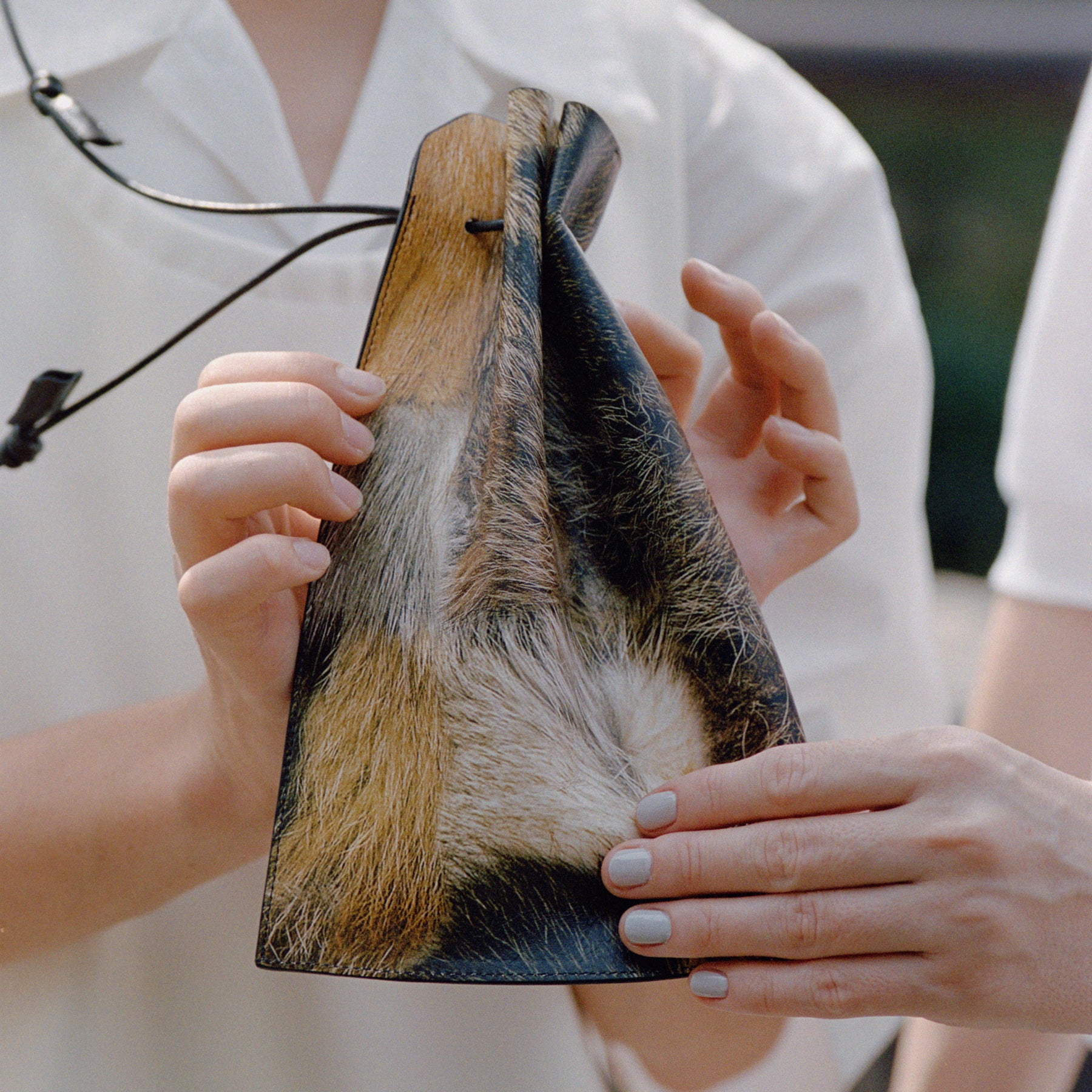 ITTI (イッチ) | HERRIE KINCHAKU POUCH - PM / TOLQ FUR (ヘリー巾着ポーチ / トルク 転写ファー) | 鞄 カバン かばん ミニ きんちゃく キンチャク ショルダー プリント レザー ブランド メンズ レディース