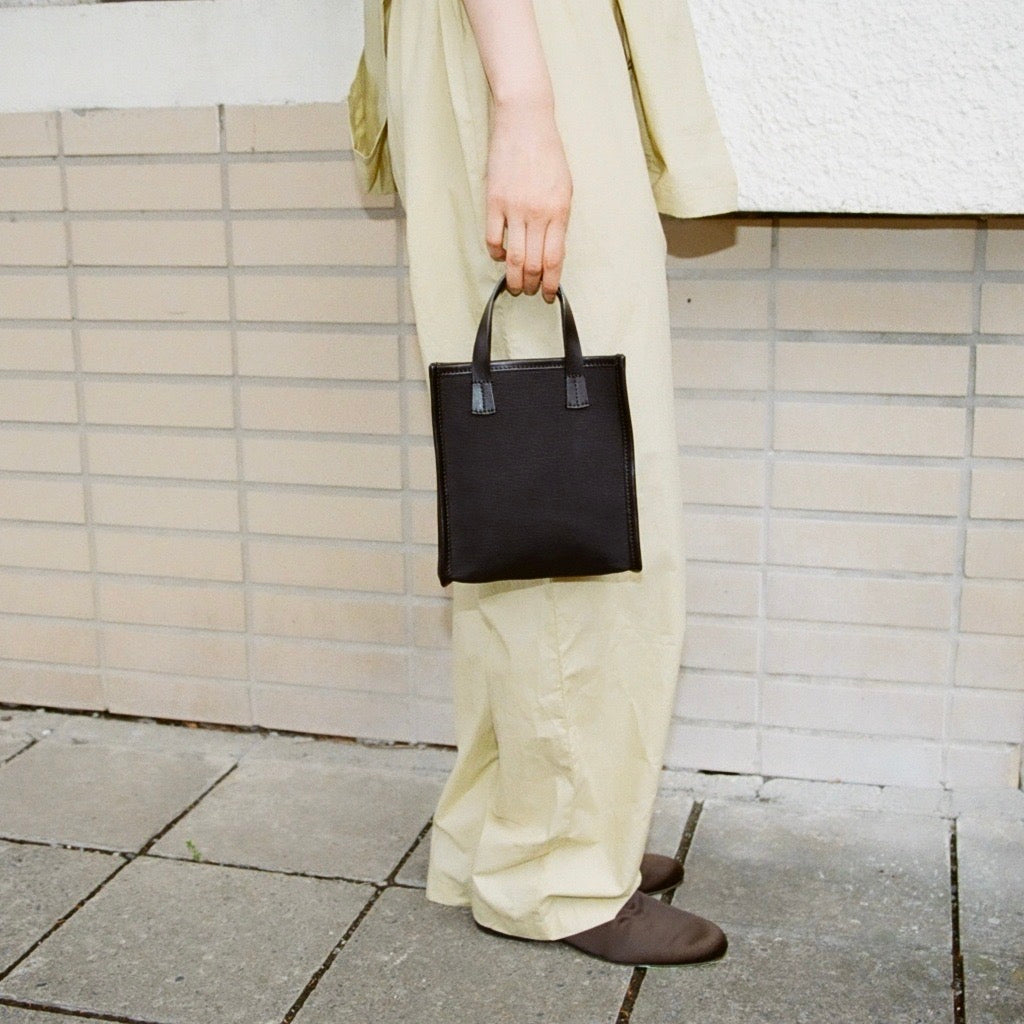 HOME MINI 2WAY TOTE (ホームミニ2ウェイトート) - ITTI HOME (イッチホーム) | レザーバッグ 鞄 カバン かばん HOME MINI 2WAY TOTE (ホームミニ2ウェイトート) - ITTI HOME (イッチホーム) | レザーバッグ 鞄 カバン かばん メンズ レディース ポーチ キャンバス レザー 切り替え ブランド コーディネート スタイリング