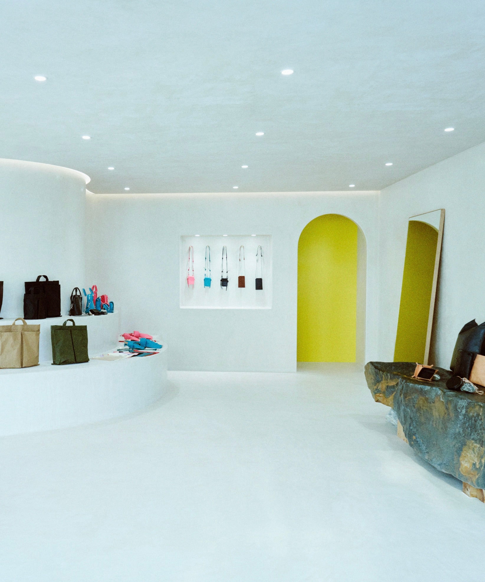 ICHI GALLERY (イチギャラリー) - ITTI (イッチ) FLAGSHIP SHOP (フラグシップショップ・旗艦店・オンリーショップ) | 実店舗 オープン 開店 | 東京都渋谷区富ヶ谷 | 革小物 レザー 財布 さいふ 鞄 かばん