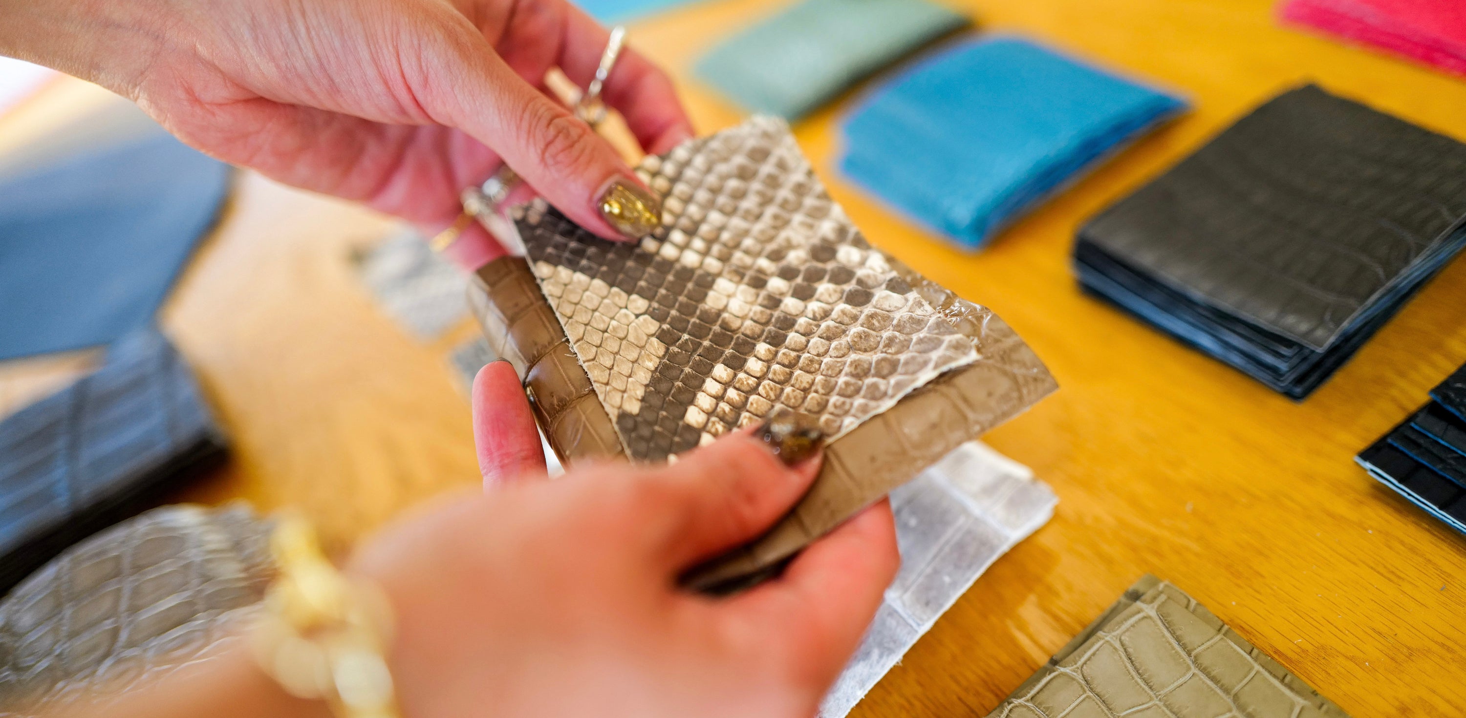 HELLO OSAKA. WE ARE ITTI | NEWS (お知らせ) - ITTI (イッチ) | POP UP SHOP (ポップアップショップ) カスタムオーダーフェア クロコダイル エキゾチックイベント ストア 期間限定 革小物 財布 バッグ 鞄 さいふ ブランド メンズ レディース レザー 催事