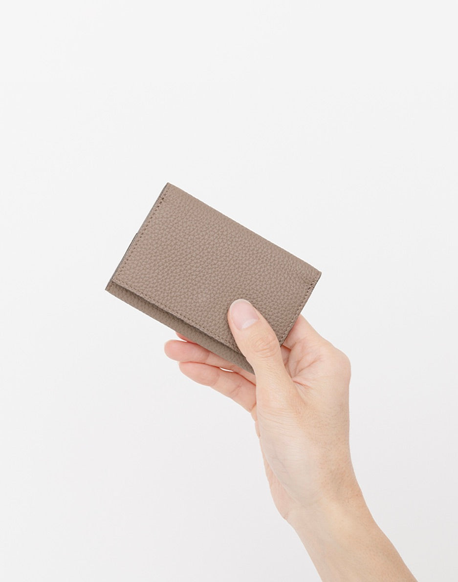 CRISTY TINY TRIFOLD WLT (クリスティタイニートリフォルドウォレット) - ITTI (イッチ) 財布 さいふ サイフ 三つ折り 3つ折り 小さい ミニ コンパクト 最小 革 レザー ブランド メンズ レディース ユニセックス
