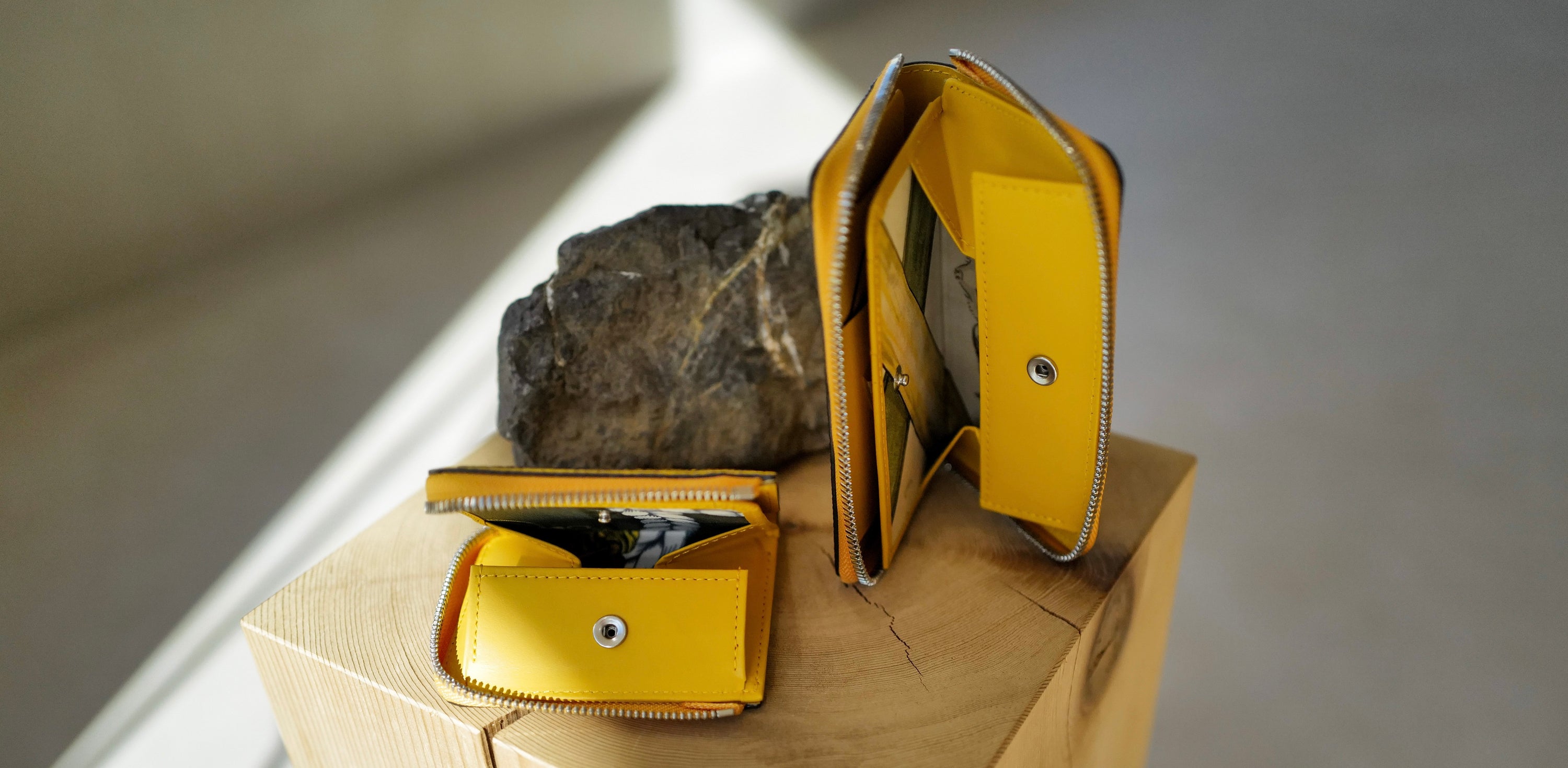 HELLO OSAKA. WE ARE ITTI | NEWS (お知らせ) - ITTI (イッチ) | POP UP SHOP (ポップアップショップ) ICHI GALLERY ヴィンテージ スカーフ ストア 期間限定 革小物 財布 サイフ さいふ ブランド メンズ レディース レザー 催事