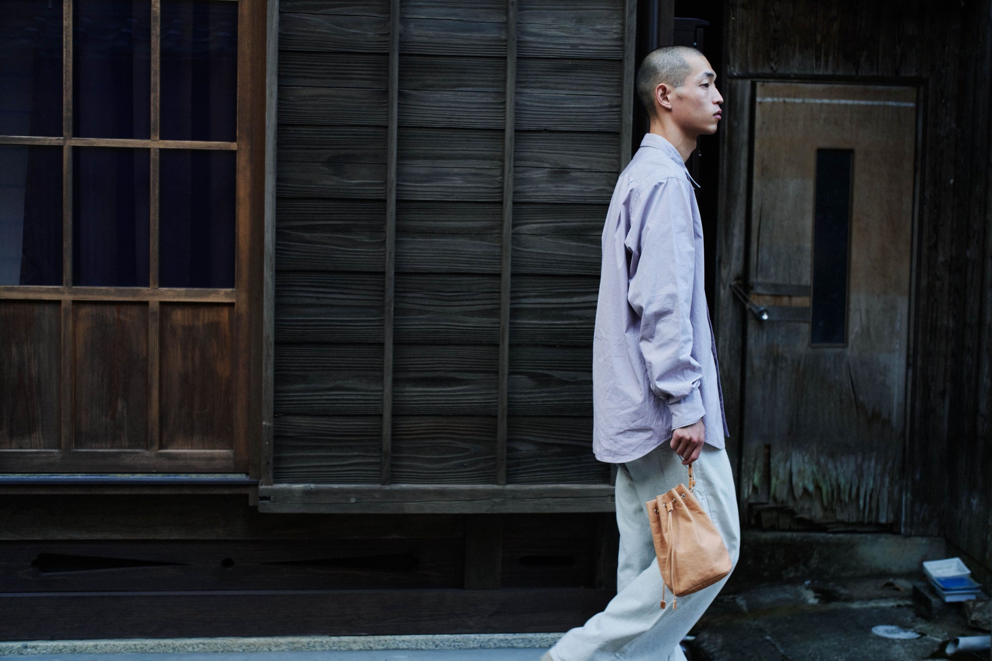 ITTI HOME (イッチホーム) | ITTIの新レーベル | LOOK BOOK (ルックブック) | COLLECTION (コレクション) | SEASON VISUAL IMAGE (シーズンヴィジュアルイメージ) | レザーブランド