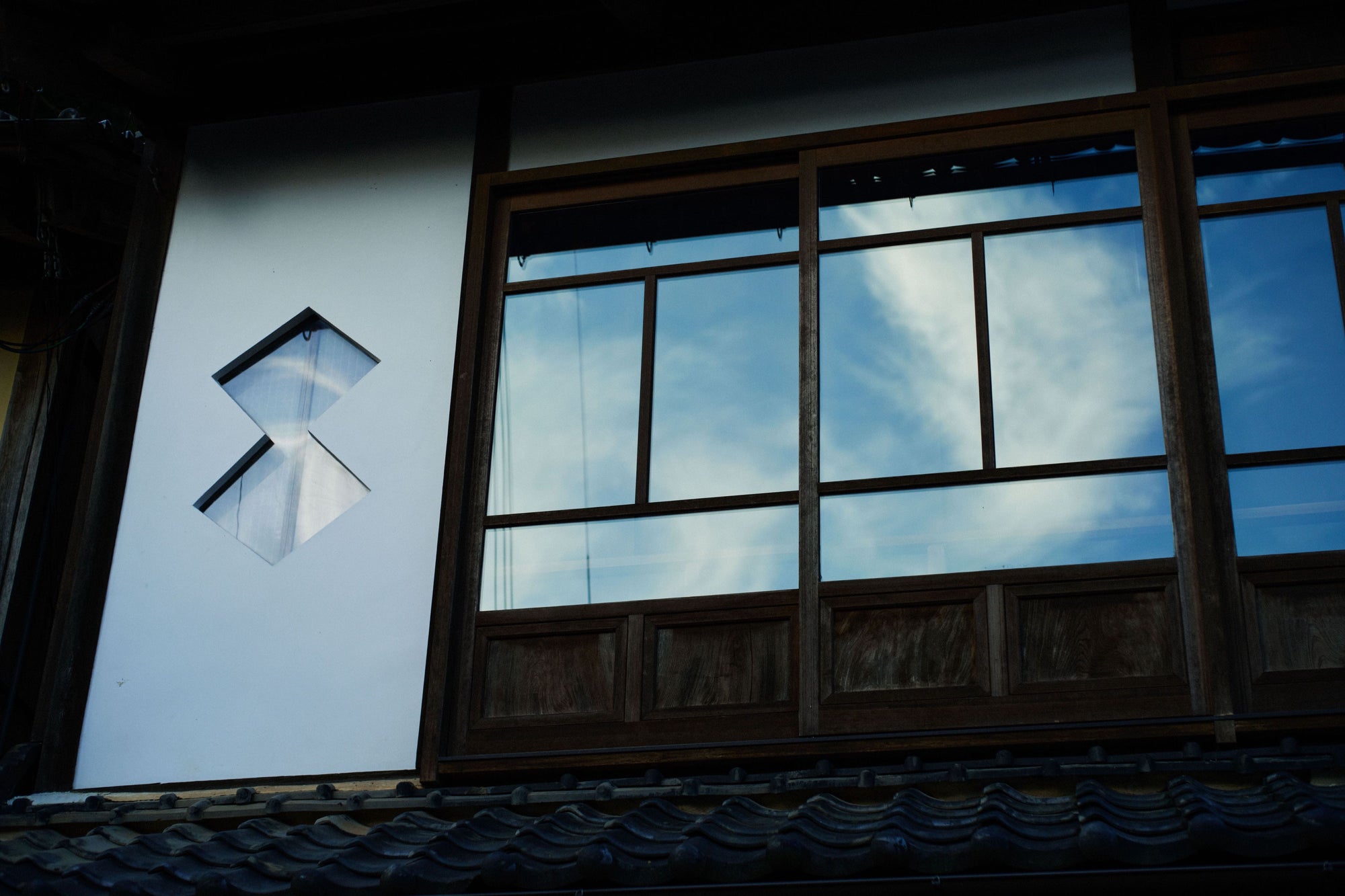 ITTI HOME (イッチホーム) | ITTIの新レーベル | LOOK BOOK (ルックブック) | COLLECTION (コレクション) | SEASON VISUAL IMAGE (シーズンヴィジュアルイメージ) | レザーブランド