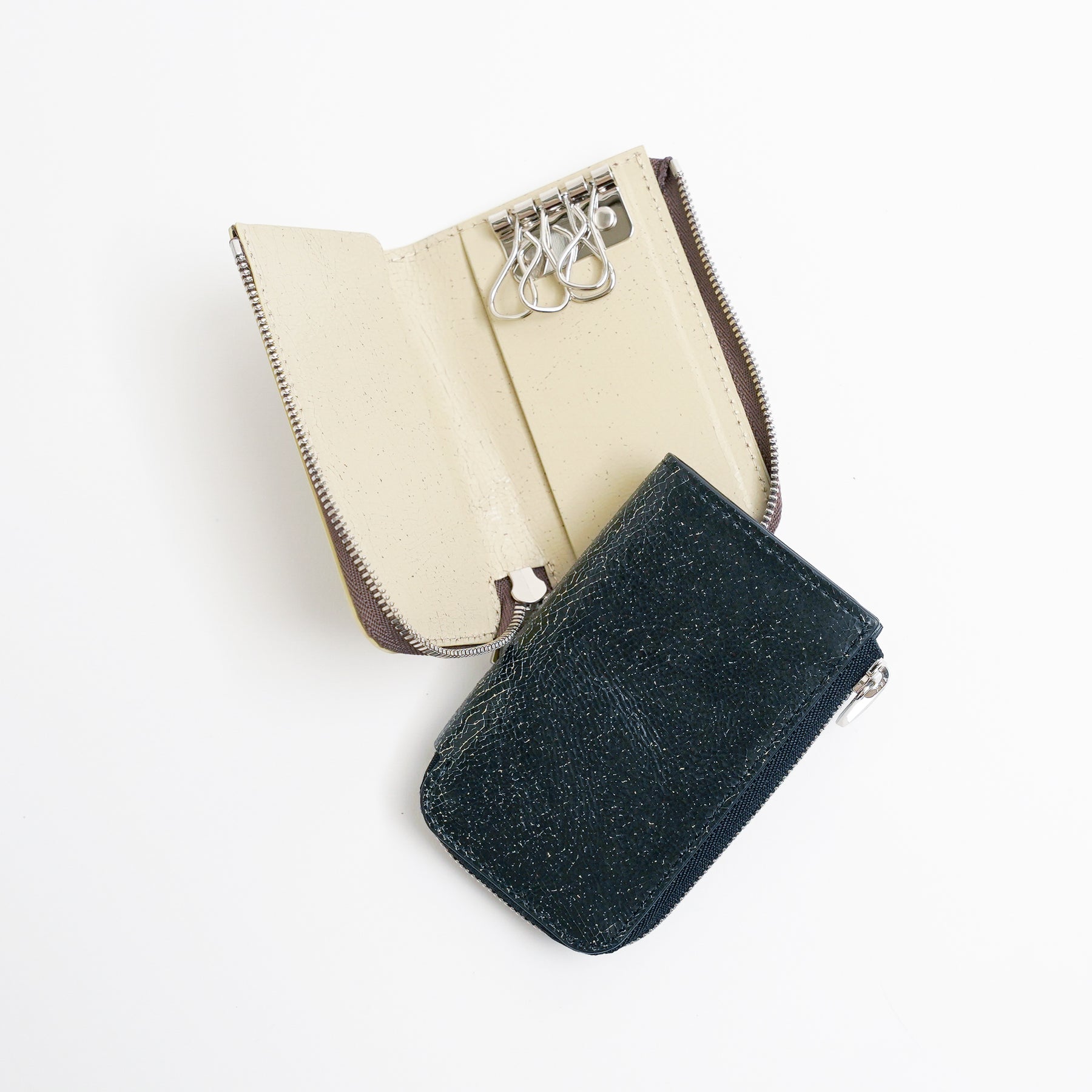 ITTI (イッチ) - CRISTY KEY CARD CASE / CRACK (クリスティキーカードケース / クラック) | 鍵 収納 メンズ レディース レザー ブランド スマートキー 車 ファスナー