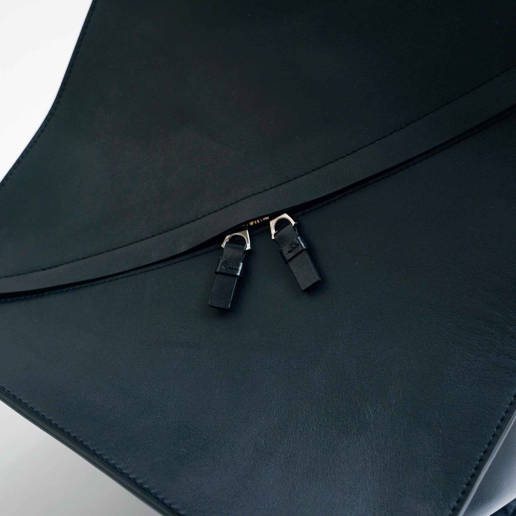 ITTI (イッチ) - HERRIE BOX PREMIER / RAPTO FLEX (ヘリーボックスプレミア / ラプトフレックス) | レザー バッグ カバン かばん 鞄 ショルダー 手持ち ハンド スムース レザー メンズ レディース ブラック 黒 ブランド