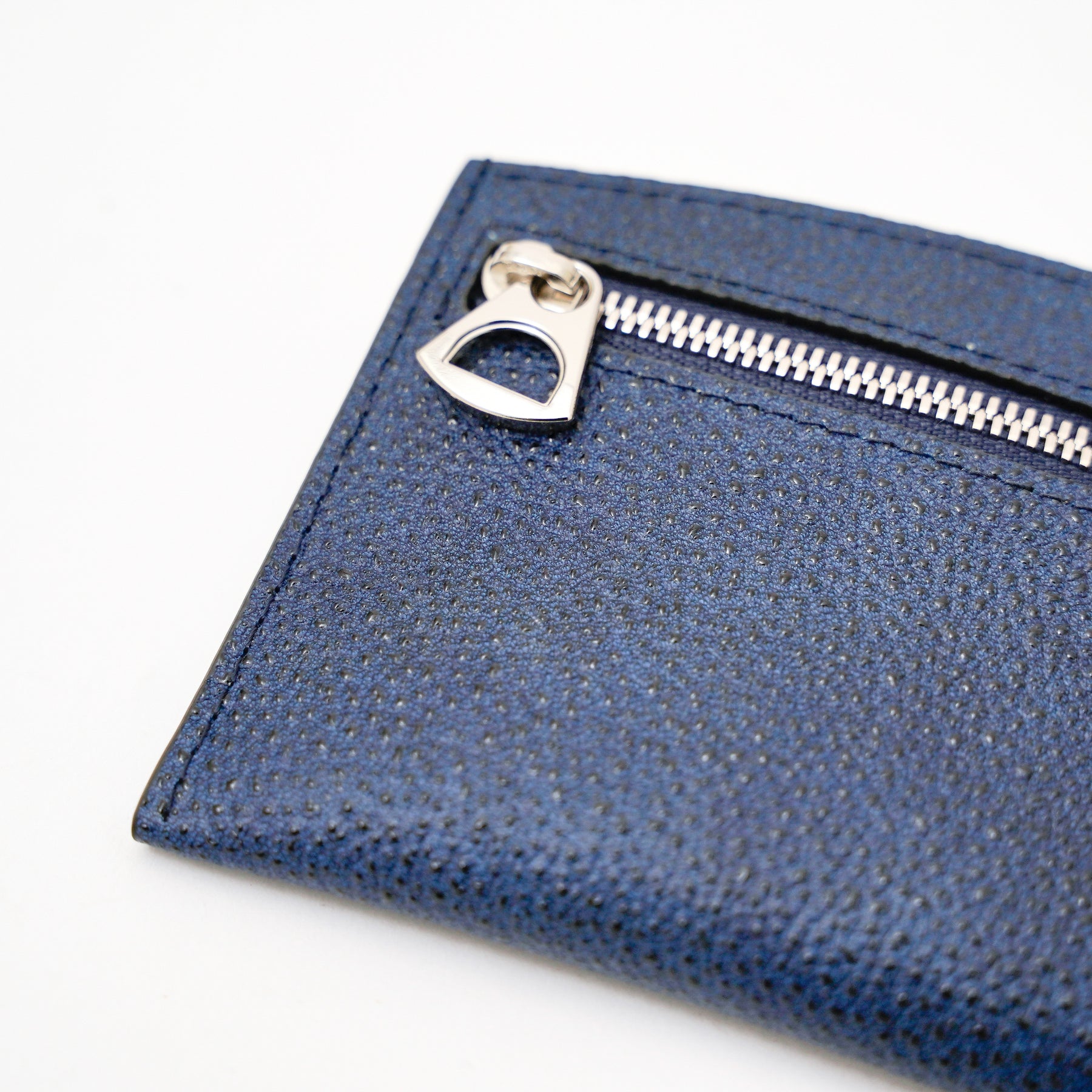 ITTI (イッチ) | CRISTY SMART CARD WLT / AIZAN (クリスティスマートカードウォレット / 藍桟革) | ミニ 財布 薄い さいふ スリム キャッシュレス サイフ 漆 メンズ レディース ブランド レザー インディゴ ネイビー