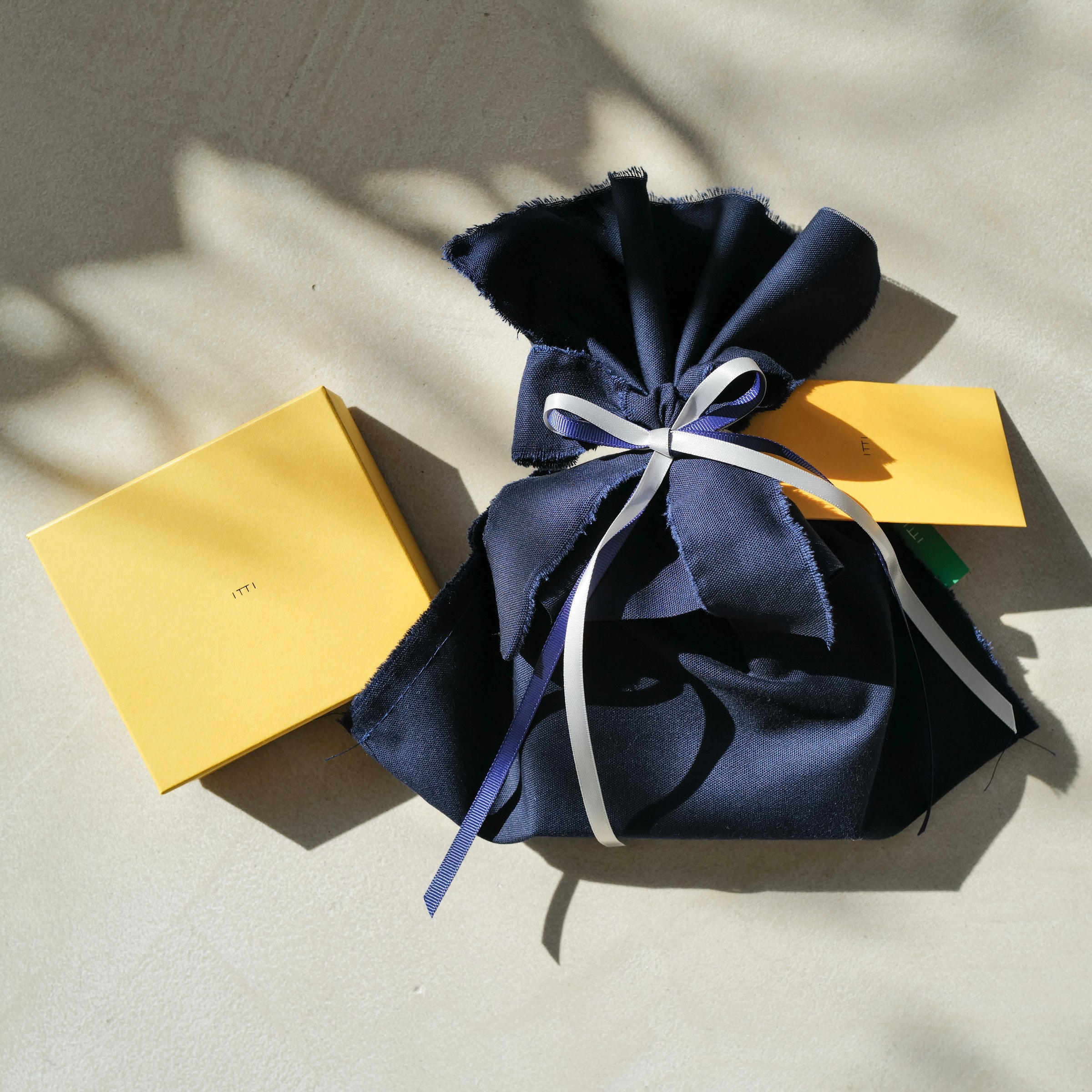 FATHER'S DAY GIFT IDEAS 2024 (父の日 ギフトアイディア) | FEATURE (特集) - ITTI (イッチ) プレゼント 贈り物 ファザー 革小物 レザー ブランド 財布 ウォレット さいふ サイフ 鞄 かばん カバン アクセサリー キーケース カード 名刺入れ