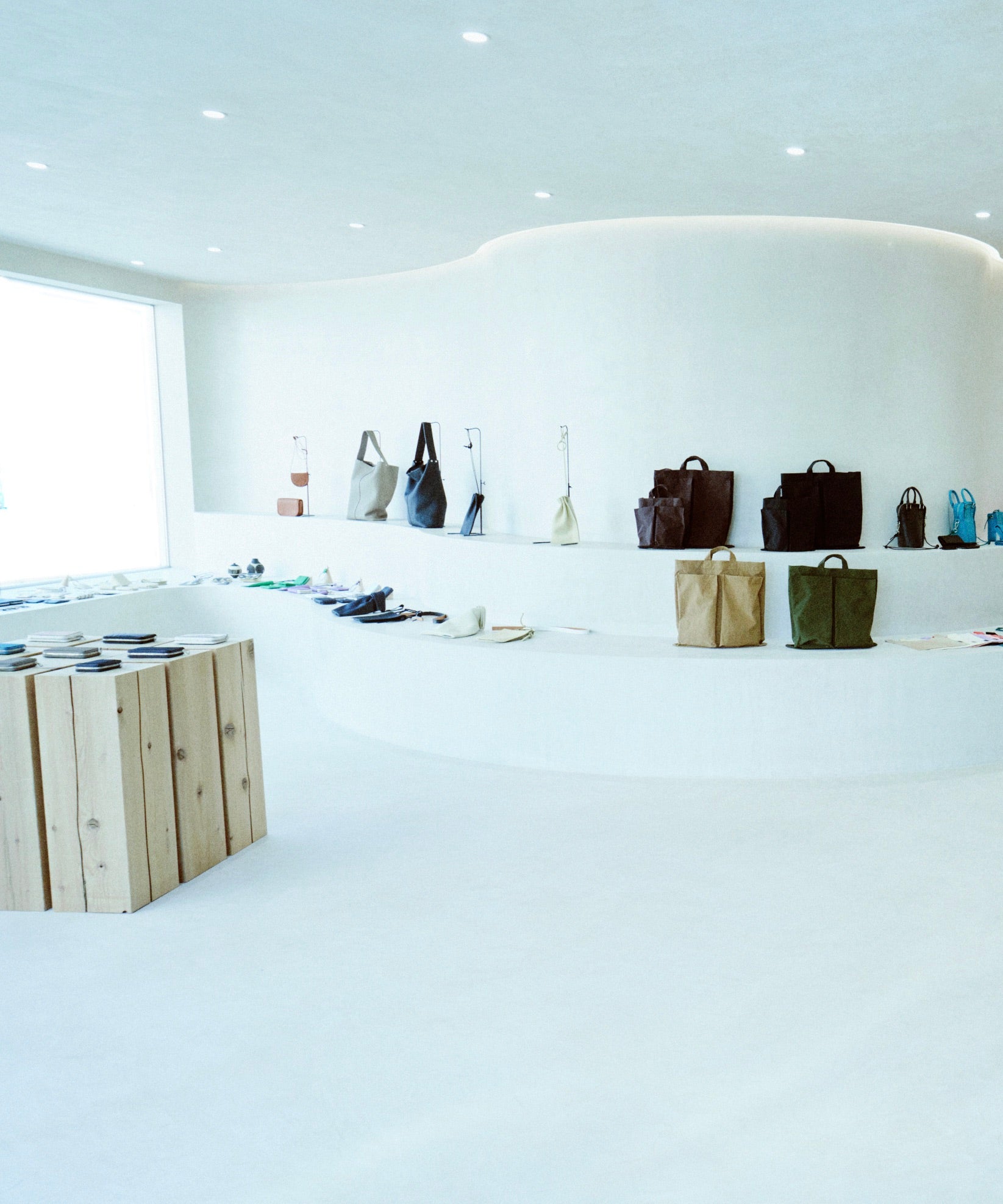 ICHI GALLERY (イチギャラリー) - ITTI (イッチ) FLAGSHIP SHOP (フラグシップショップ・旗艦店・オンリーショップ) | 実店舗 オープン 開店 | 東京都渋谷区富ヶ谷 | 革小物 レザー 財布 さいふ 鞄 かばん