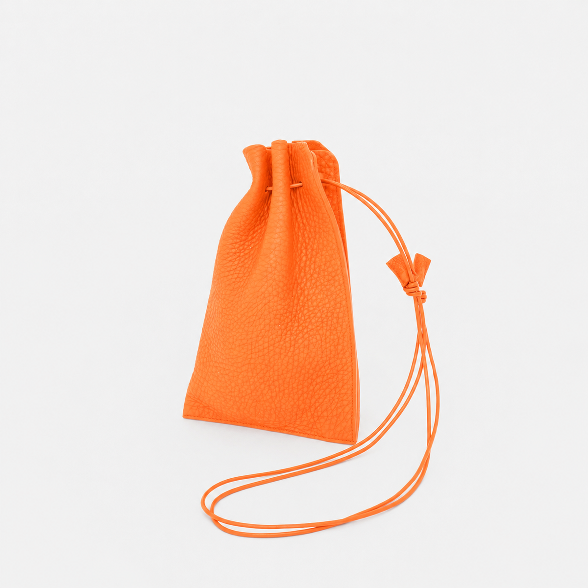 HERRIE KINCHAKU POUCH - PM / DIPLO SKY|サステナブル本革 巧着ショルダーバッグ メンズ レディース ギフト|ITTI(イッチ)公式