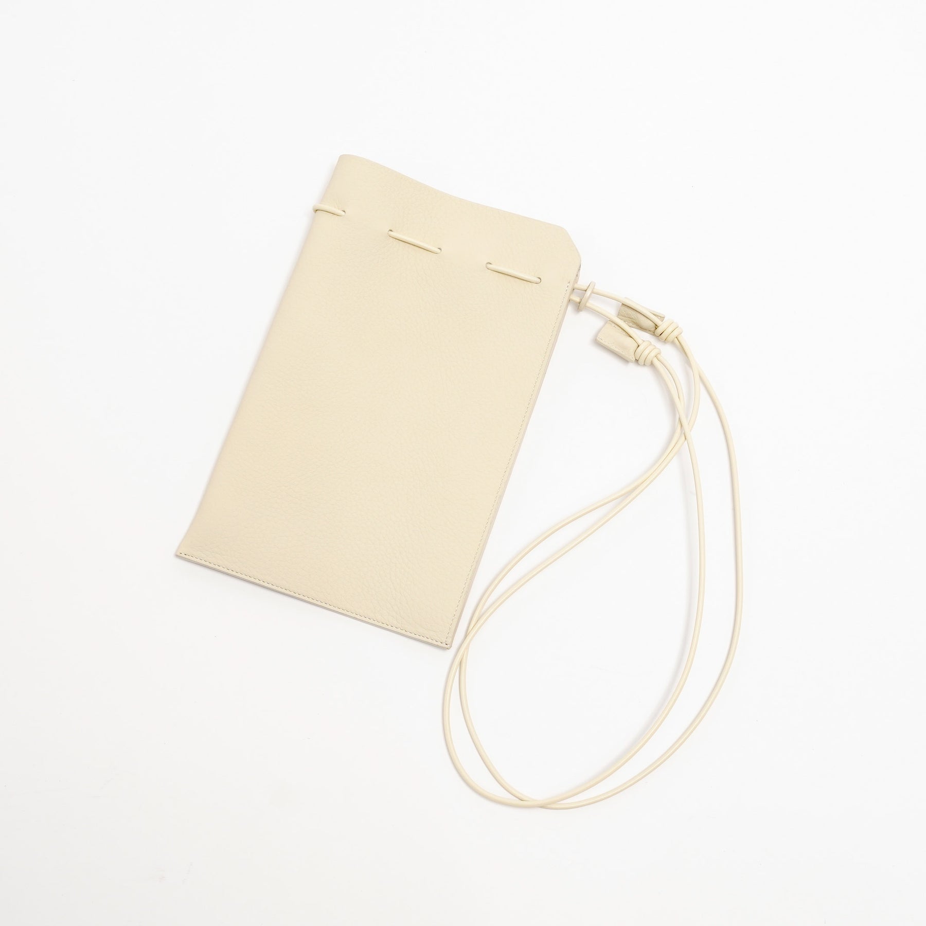 ITTI (イッチ) | HERRIE KINCHAKU POUCH - PM / DIPLO SKY(ヘリー キンチャクポーチ - ピーエム / ディプロスカイ)レザー 巾着 バッグ カバン 鞄 かばん ポーチ 本革 黒 ベージュ ブラック トープ ブラウン アイボリー 白 オフ ホワイト 贈り物 プレゼント ギフト メンズ レディース
