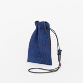 HERRIE KINCHAKU POUCH - PM / NUBUCK SHIRO (ヘリー巾着ポーチ / ヌバック白鞣し皮革) - ITTI (イッチ) ブルー 青 バッグ 鞄 かばん カバン ショルダー 斜め掛け 肩掛け 牛革 ブランド メンズ レディース