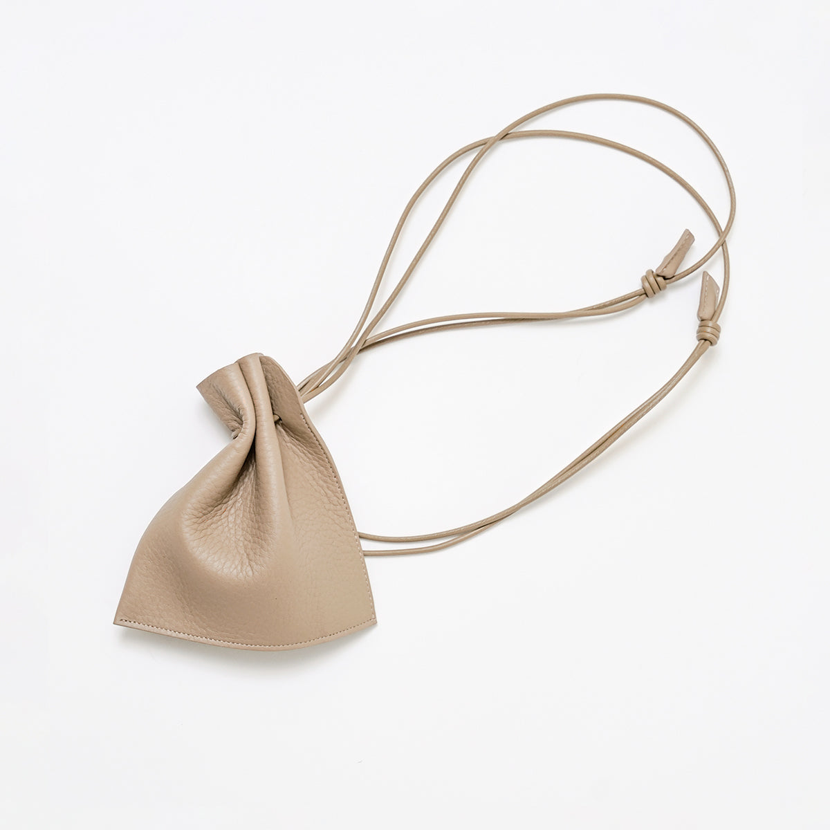 ITTI (イッチ) | HERRIE KINCHAKU POUCH - XXS / DIPLO SKY(ヘリー キンチャクポーチ - ダブルエックスエス / ディプロスカイ) 巾着 レザー ショルダー アクセサリー ファッション メンズ レディース 小物入れ ecco社 ブラック アイボリー black ivory 黒 白 taupe トープ
