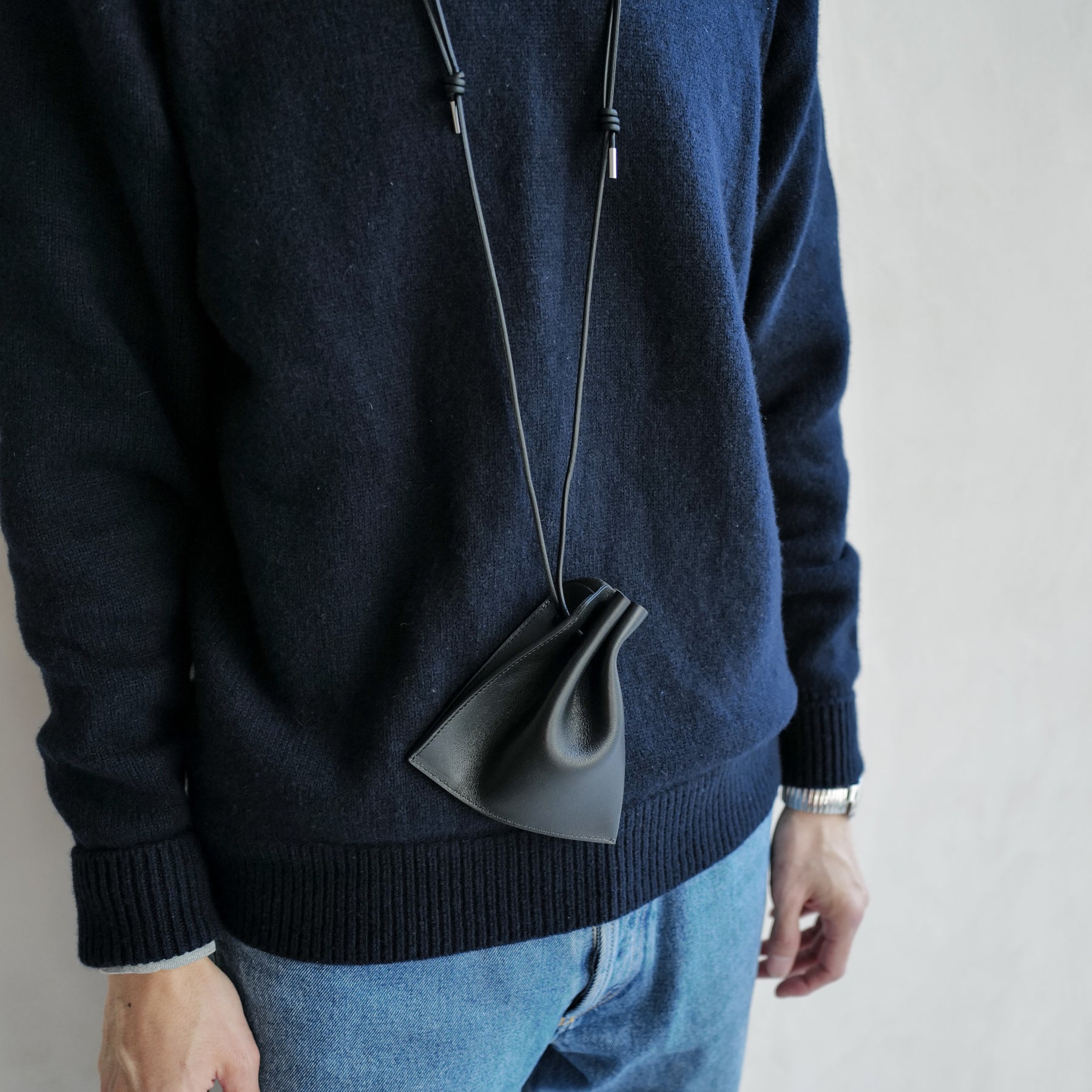 ITTI (イッチ) | HERRIE KINCHAKU POUCH - XXS / RAPTO FLEX (ヘリーキンチャクポーチ / ラプトフレックス) | ミニ 鞄 かばん カバン アクセサリー 首 ネックレス レザー ブランド メンズ レディース ブラック 黒 スムース 牛革