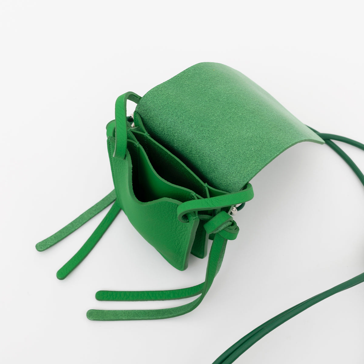 ITTI (イッチ) | HERRIE TINY MEDICINE POUCH / DIPLO SKY(ヘリータイニーメディスンポーチ/ディプロスカイ)レザー ポーチ グリーン 緑 green アクセサリー ネックレス ファッション ブランド レザー 革小物 メンズ レディース