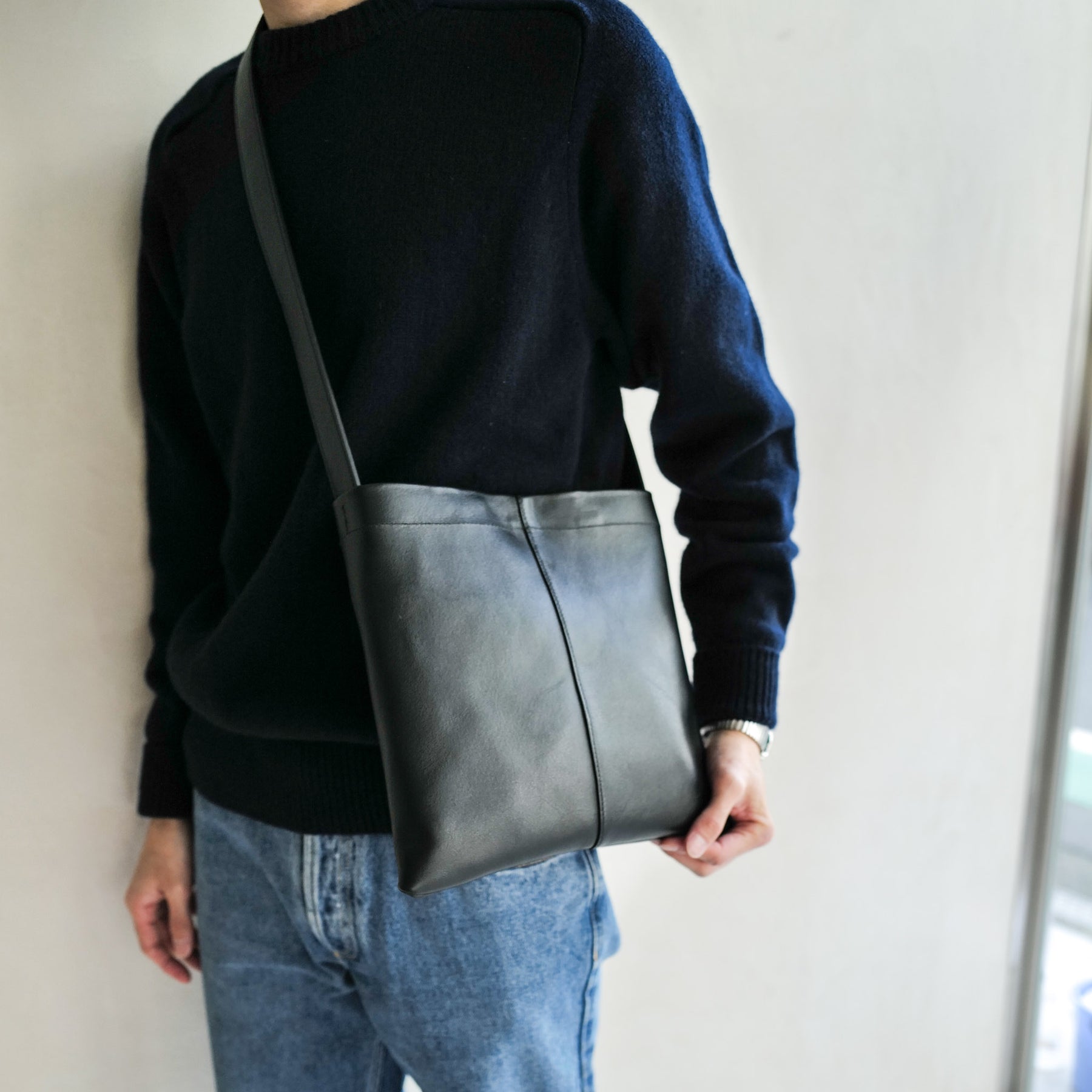 ITTI (イッチ) - MARY SHOULDER / RAPTO FLEX (マリーショルダー / ラプトフレックス) | バッグ 鞄 かばん カバン 斜め掛け 肩 レザー カウ 牛革 ブランド メンズ レディース ユニセックス ブラック 黒