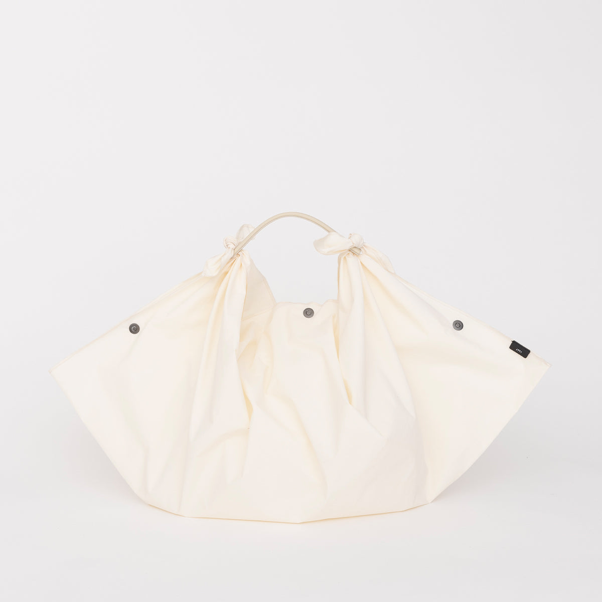 ITTI (イッチ) | HERRIE FUROSHIKI BAG / DS-LC(ヘリー風呂敷バッグ/ディプロスカイ) ハンドル ナイロン レザー ブランド メンズ レディース 肩がけ ショルダー 大きい ビッグ ブランド レサー 黒 ブラック ホワイト 白