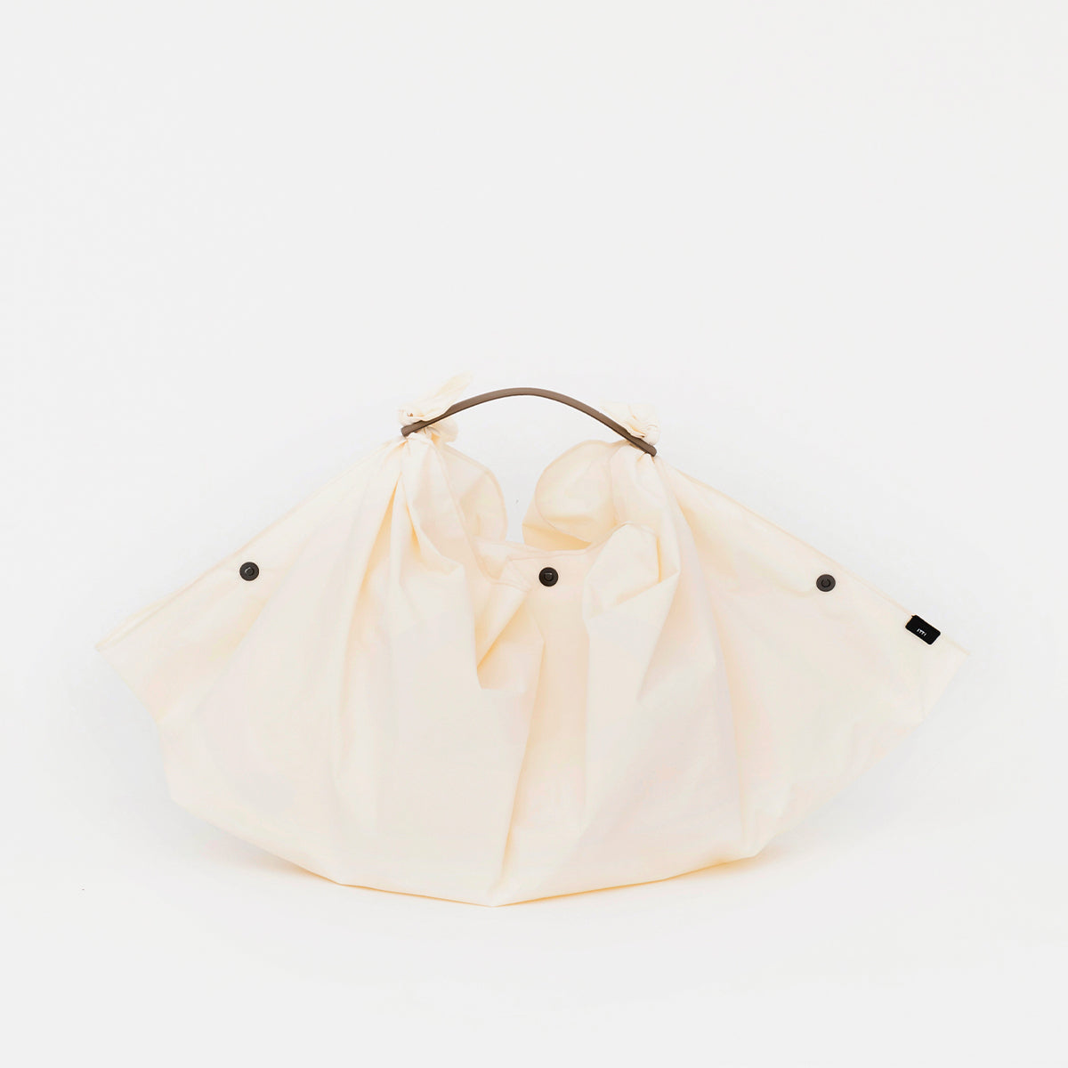 ITTI (イッチ) | HERRIE FUROSHIKI BAG / DS-LC(ヘリー風呂敷バッグ/ディプロスカイ) ハンドル ナイロン レザー ブランド メンズ レディース 肩がけ ショルダー 大きい ビッグ ブランド レサー 黒 ブラック ホワイト 白