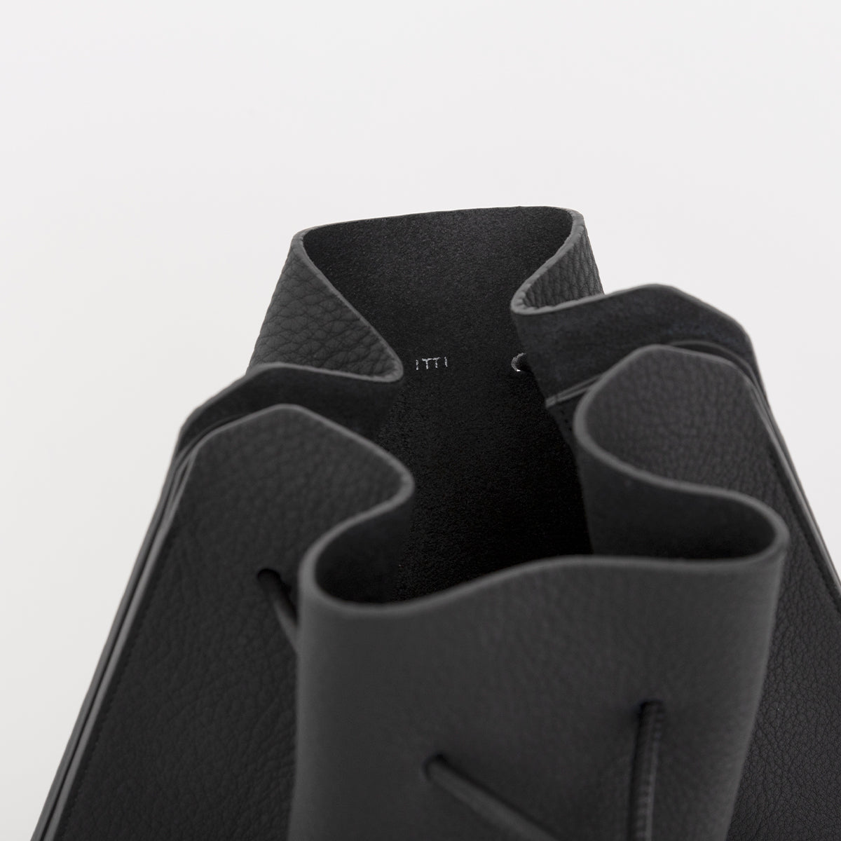 HERRIE KINCHAKU SHOULDER - MM / DIPLO SKY (ヘリー巾着ショルダー / ディプロスカイ) - ITTI (イッチ) バッグ カバン 鞄 かばん 斜め掛け メンズ レディース ブランド ブランド ドメスティック ecoo エコー デンマーク ブラック アイボリー トープ 黒 白 グレージュ