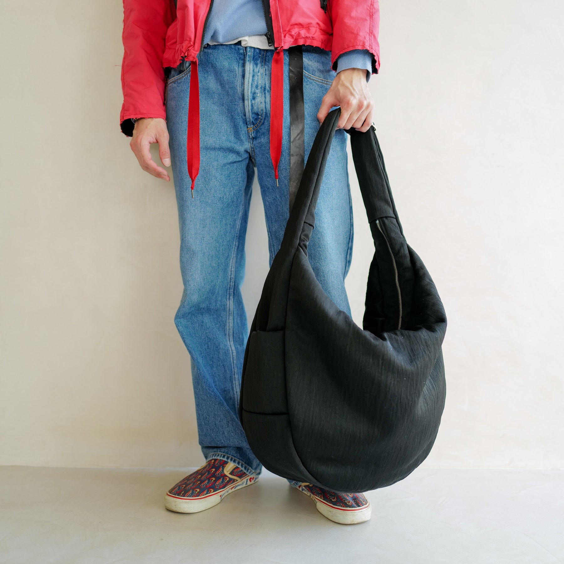 ANNIE PUFFER BIG MOON BAG / CERATO BRIGHT (アニーパファービッグムーンバッグ) - ITTI (イッチ) | カバン かばん ショルダー 肩掛け 斜め 中綿 ナイロン ブラック 黒 撥水 ブランド ドメスティック メンズ レディース