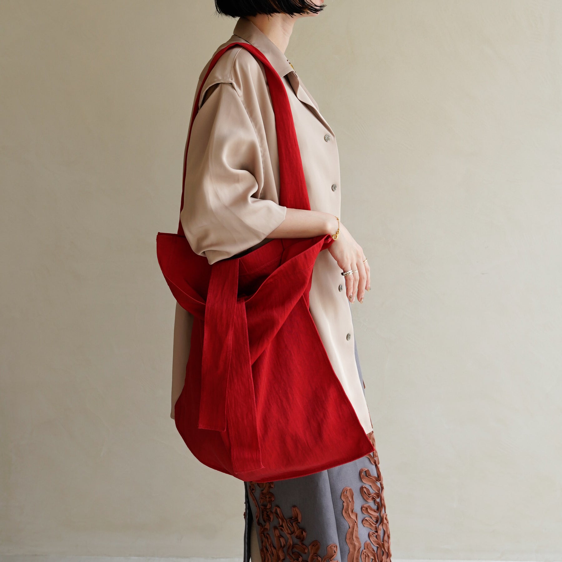 MARY INSIDE OUT TOTE - L / CERATO BRIGHT 25Q2