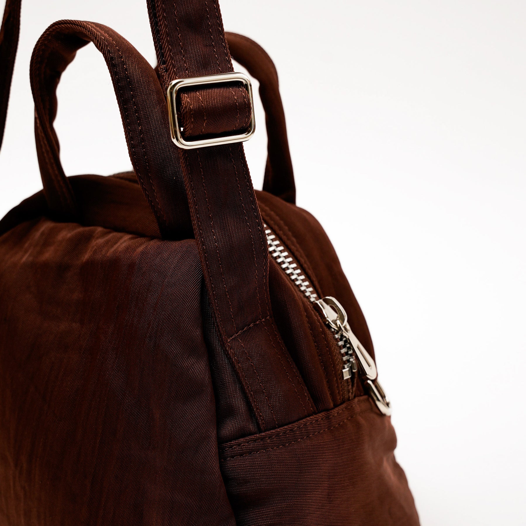 ITTI (イッチ) | ANNIE PUFFER MINI MADISON BAG / CERATO BRIGHT (アニーパファーミニマディソンバッグ / シェラトブライト) | 鞄 斜め掛け 手持ち かばん ミニ カバン ショルダー ナイロン 中綿 旅行 お出かけ 買い物 メンズ レディース ブランド ブラウン 茶色 brown