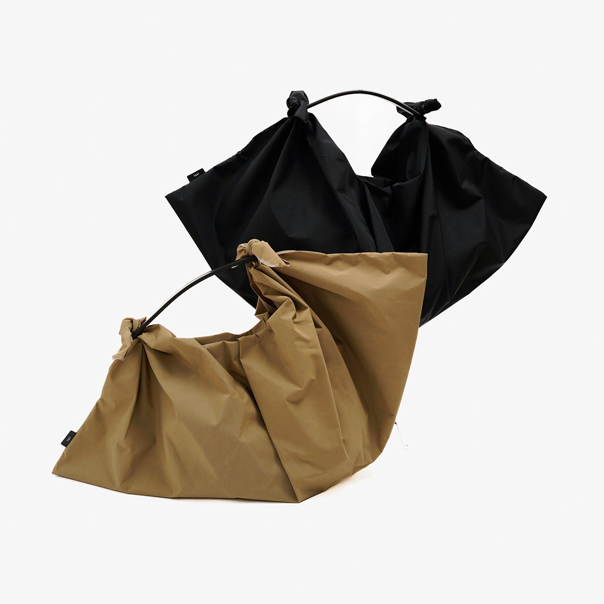 ITTI (イッチ) - HERRIE FUROSHIKI ONE HANDLE BAG - M / RF-LC (ヘリー風呂敷ワンハンドルバッグ - ミディアム) | 鞄 カバン かばん フロシキ トート ナイロン レザー ブランド メンズ レディース 黒 ブラック