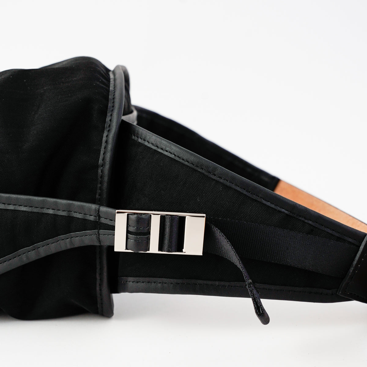 MICHELLE BODY BAG / CERATO BRIGHT H|2WAY仕様の軽量ボディバッグ メンズ レディース|ITTI(イッチ)公式