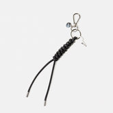 ITTI (イッチ) | CRISTY SNAKE KNOT CHARM / STCOW (クリスティスネークノットチャーム / ステッチカウレザー) レザー キーチャーム キーホルダー ブラック 黒 ギフト プレゼント 贈り物 ブランド