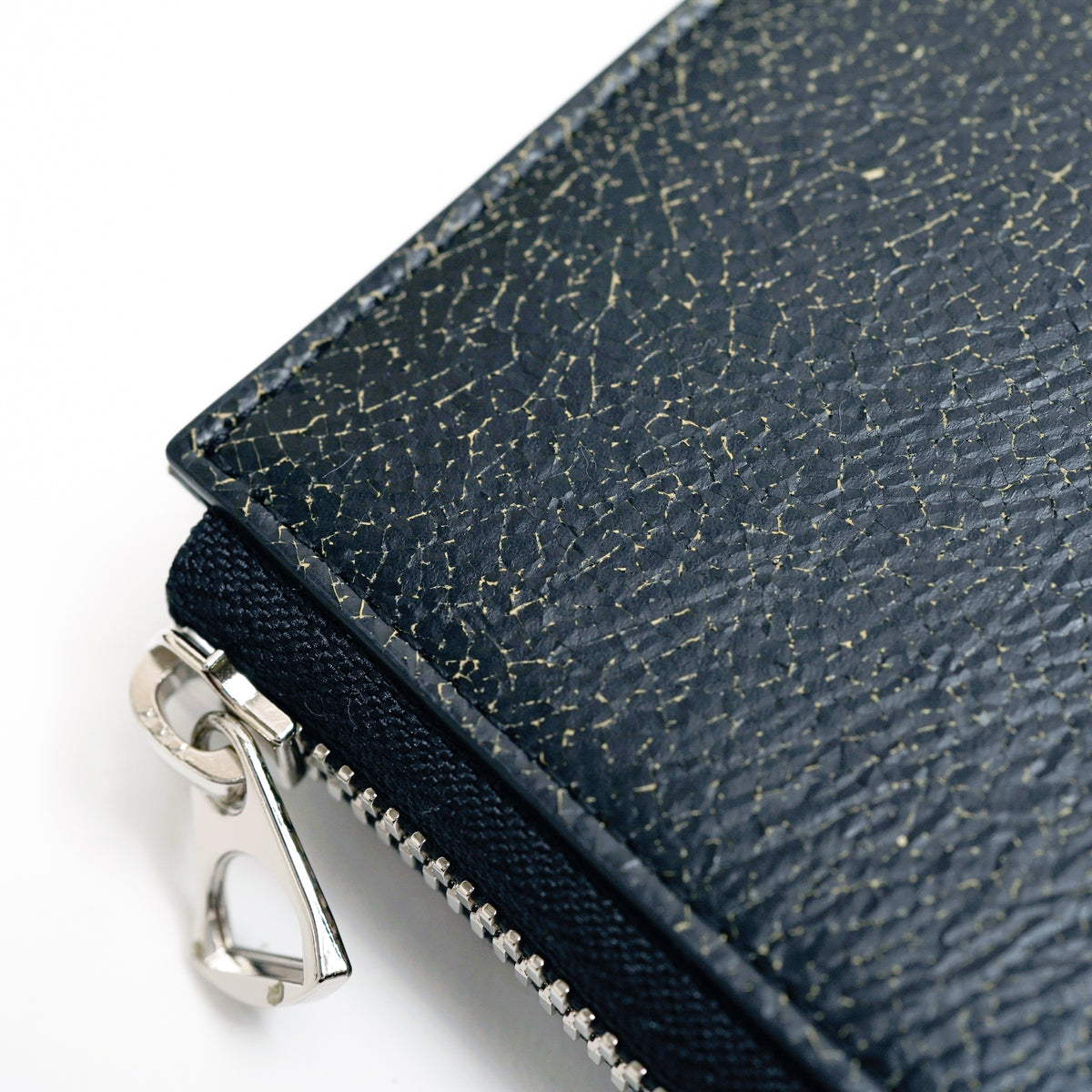 ITTI (イッチ) - CRISTY VERY COMPACT WLT .5 / CRACK (クリスティーベリー小ンパクトウォレット / クラック) | キャッシュレス 財布 ミニ サイフ 本革 さいふ レザー ブランド ブランド 小さい キャッシュレス メンズ レディース 黒 ブラック black