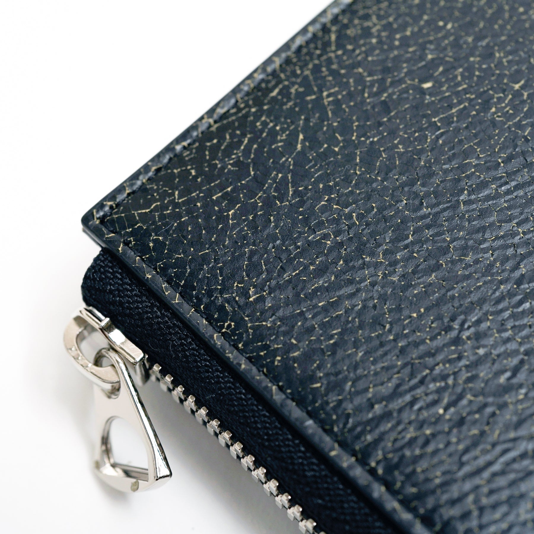 ITTI (イッチ) - CRISTY VERY COMPACT WLT .5 / CRACK (クリスティーベリー小ンパクトウォレット / クラック) | キャッシュレス 財布 ミニ サイフ 本革 さいふ レザー ブランド ブランド 小さい キャッシュレス メンズ レディース 黒 ブラック black