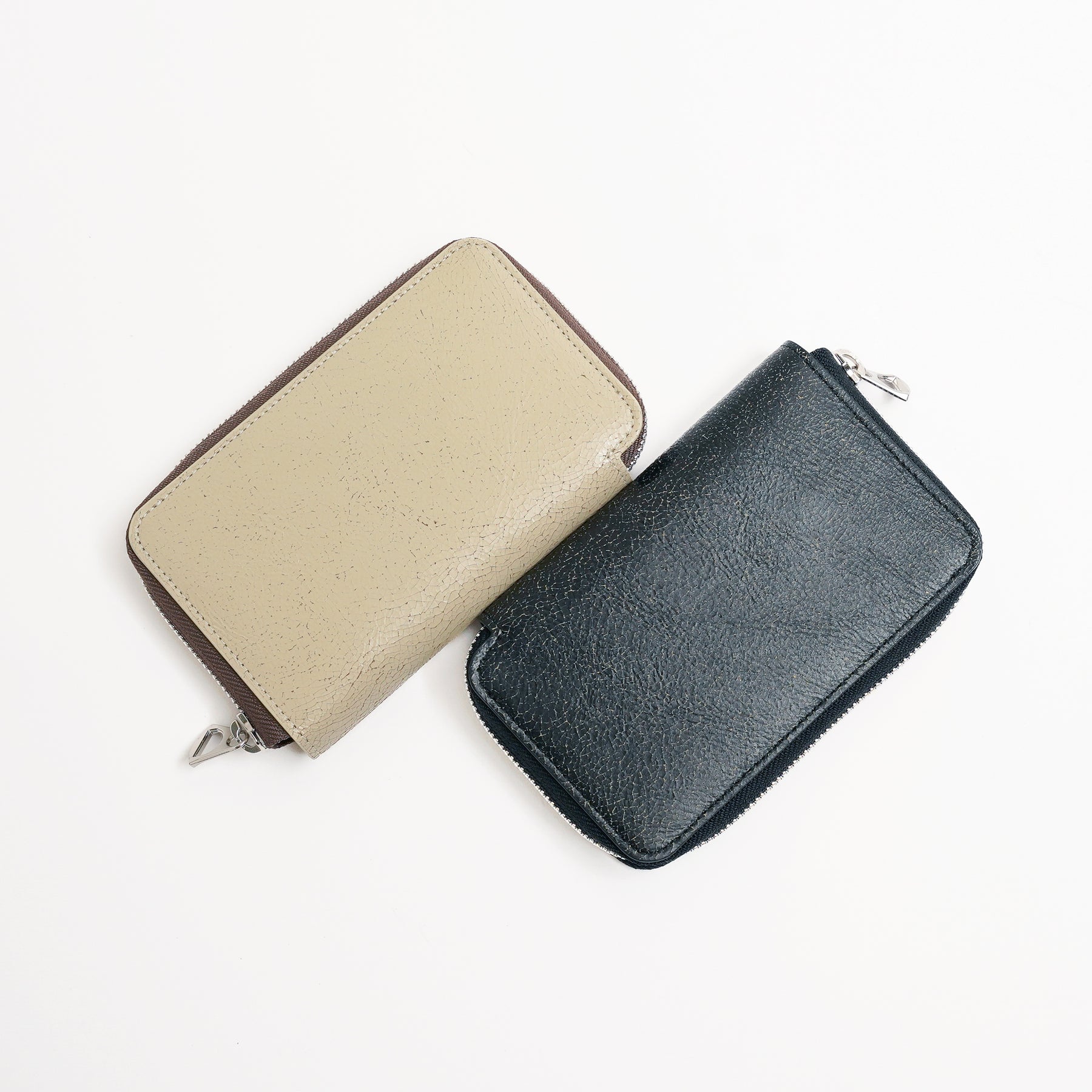 ITTI (イッチ) - CRISTY SMART MID WLT .5 / CRACK (クリスティスマートミッドウォレット / クラック) | ミディアム サイフ 財布 さいふ レザー ブランド メンズ レディース ヒビ 割れ レザー ブランド ラウンド ファスナー ブラック 黒 black アイボリー ベージュ 肌色