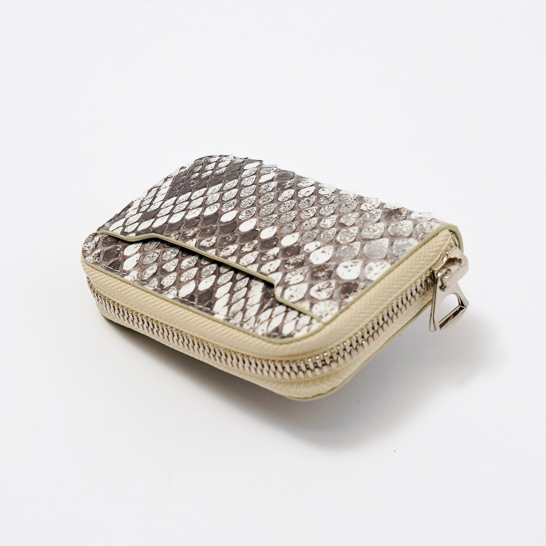 ITTI (イッチ) | CRISTY COIN CARD WLT / MOLURUS(クリスティコインカードウォレット / モラレス) 財布 キャッシュレス さいふ ミニ サイフ パイソン 蛇革 レザー メンズ レディース 鍵 収納 ヘビ へび 柄 ホワイト ブラック 白 黒 小さい