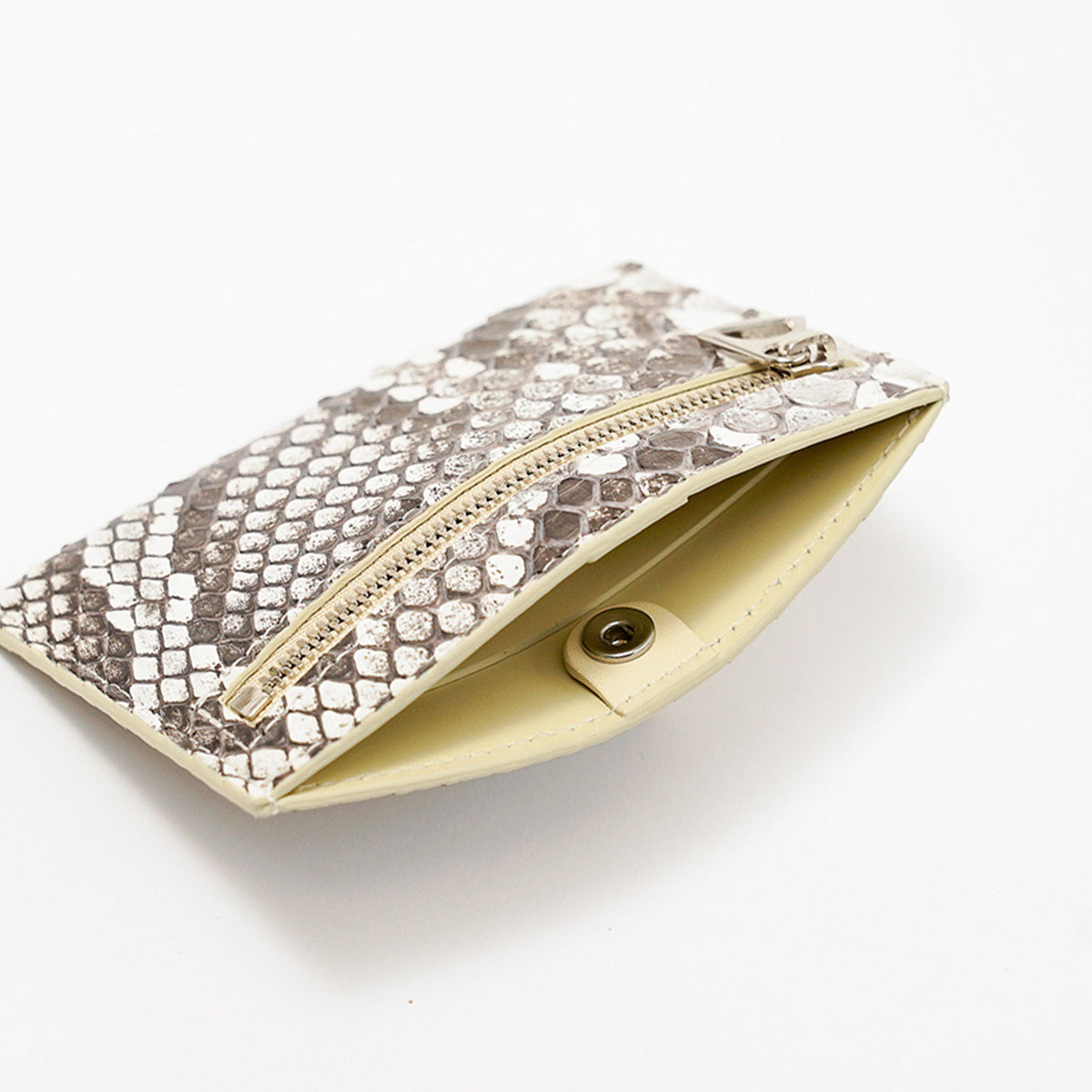 ITTI (イッチ) | CRISTY SMART CARD WLT / MOLURUS(クリスティスマートカードウォレット / モラレス) パイソン 蛇 ケース 財布 サイフ さいふ エキゾチック レザー ブランド 薄い スリム キャッシュレス 白黒 ホワイト ブラック