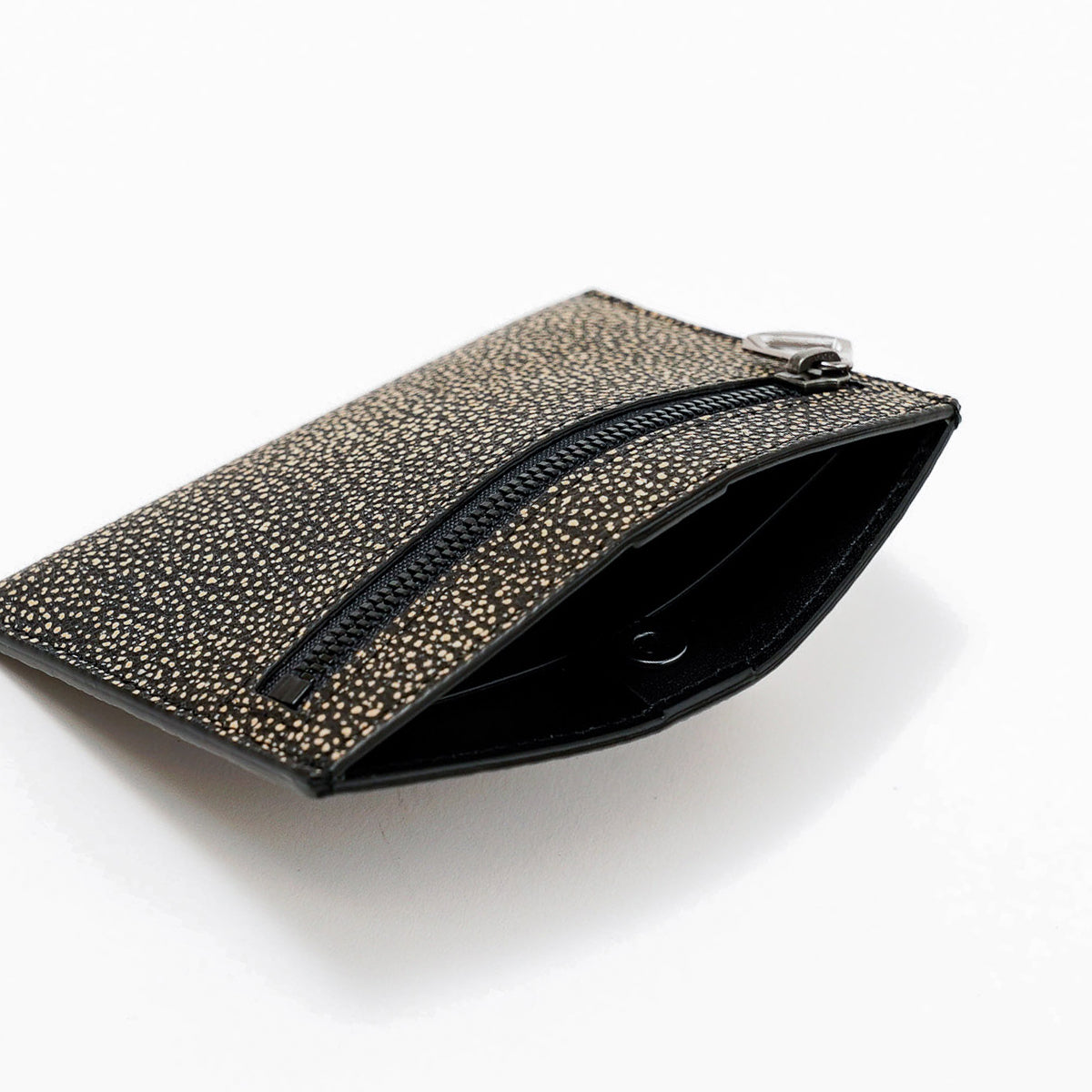 ITTI (イッチ) | CRISTY SMART CARD WLT / V.KUROZAN (クリスティスマートカードウォレット / ヴィンテージ 黒桟革) キャッシュレス ミニ さいふ 財布 スリム サイフ本革 レザー メンズ レディース ブランド 漆 ブラック 生成り ベージュ 肌色 黒
