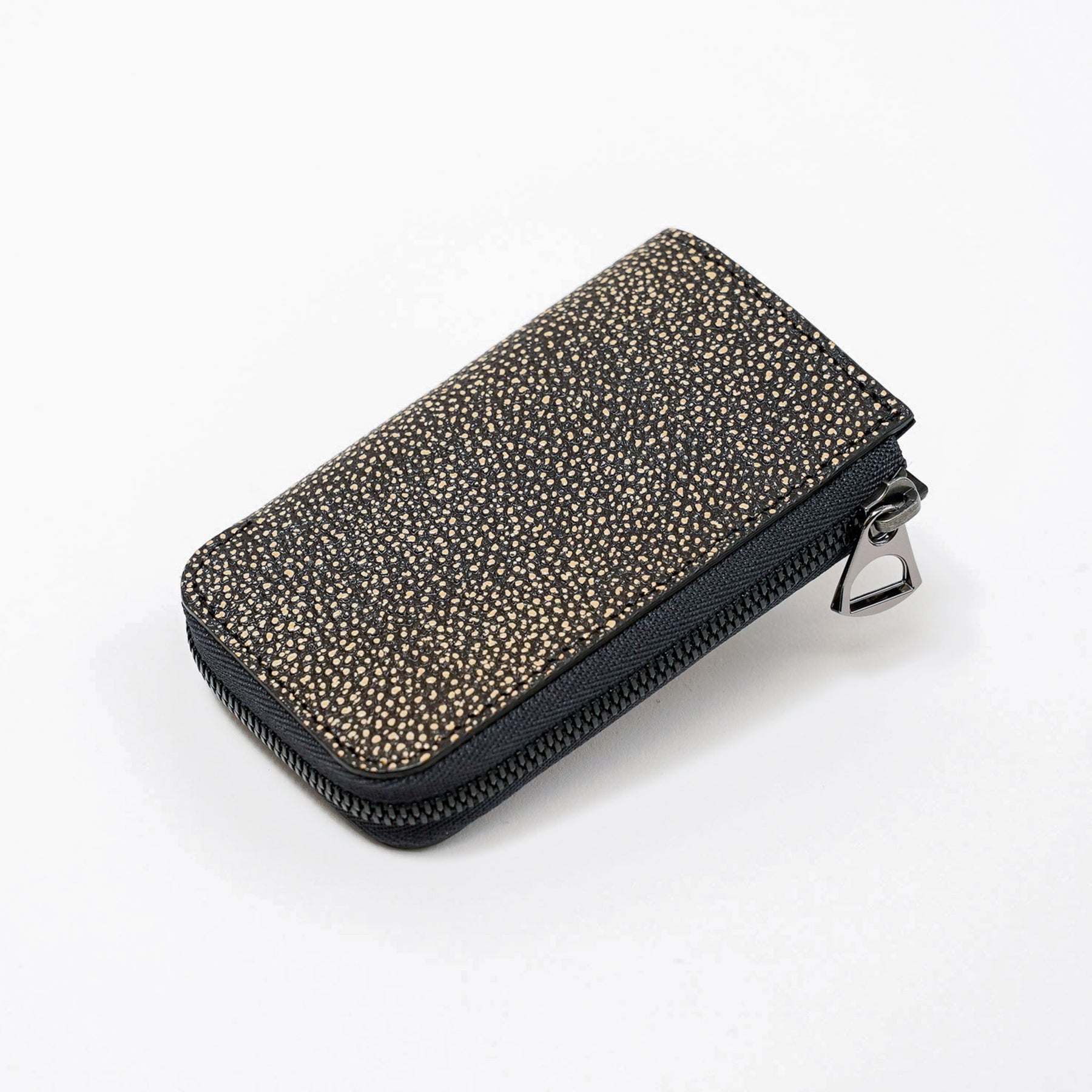 ITTI (イッチ) | CRISTY KEY CARD CASE / V.KUROZAN (クリスティキーカードケース / ヴィンテージ黒桟革) | 鍵 カギ かぎ スマートキー 車 収納 レザー メンズ レディース ブランド