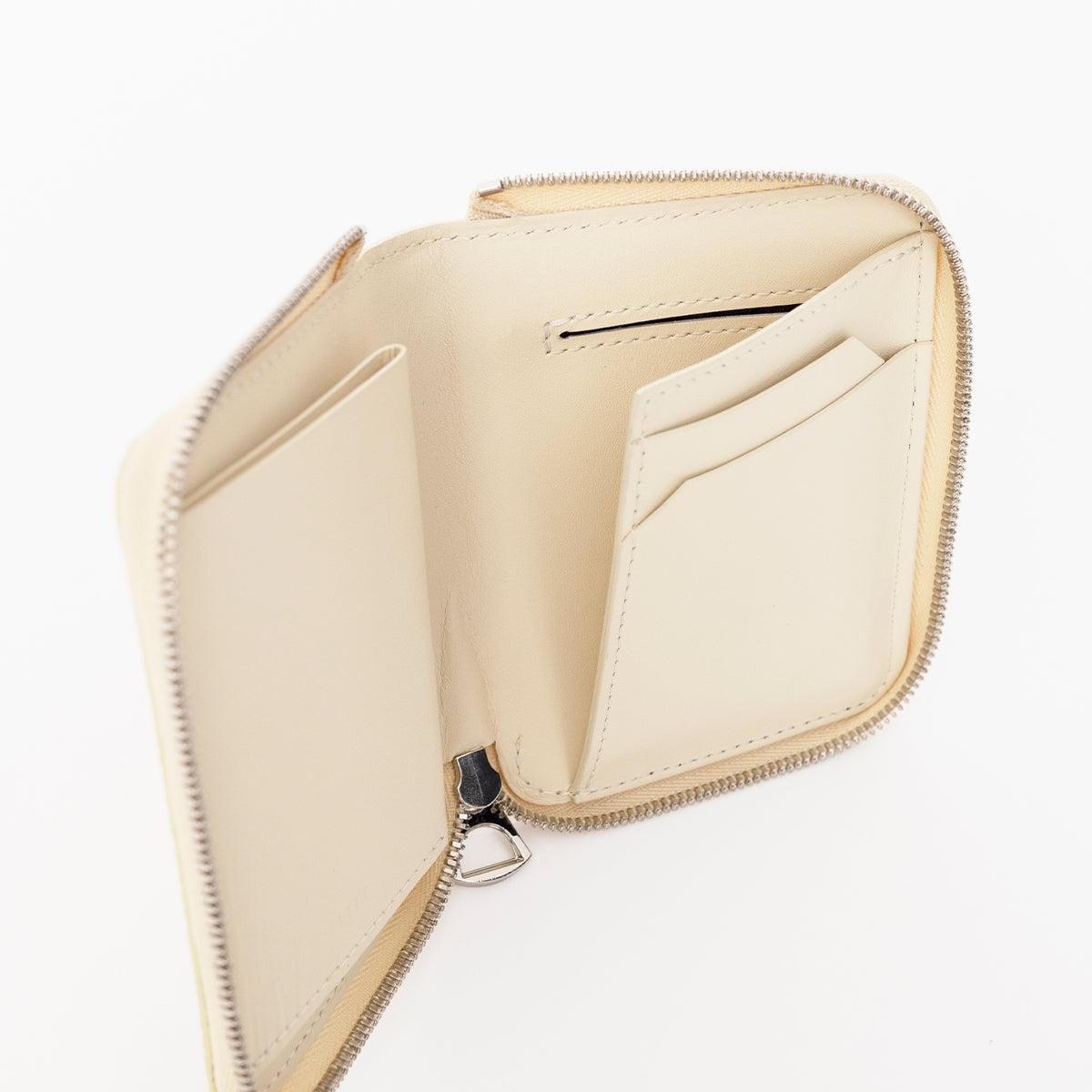 CRISTY SLIM COMPACT WLT / SHIRO (クリスティスリムコンパクトウォレット / 白鞣し) - ITTI (イッチ) SHIRONAMESHI 財布 さいふ サイフ メンズ レディース 薄型 ミニ キャッシュレス アイボリー ナチュラル ホワイト ドメスティック ブランド レザー 革小物
