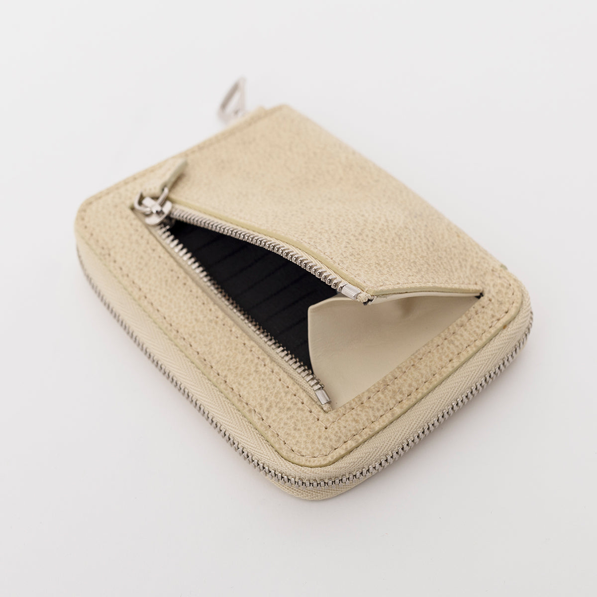 CRISTY SLIM COMPACT WLT / SHIRO (クリスティスリムコンパクトウォレット / 白鞣し) - ITTI (イッチ) SHIRONAMESHI 財布 さいふ サイフ メンズ レディース 薄型 ミニ キャッシュレス アイボリー ナチュラル ホワイト ドメスティック ブランド レザー 革小物