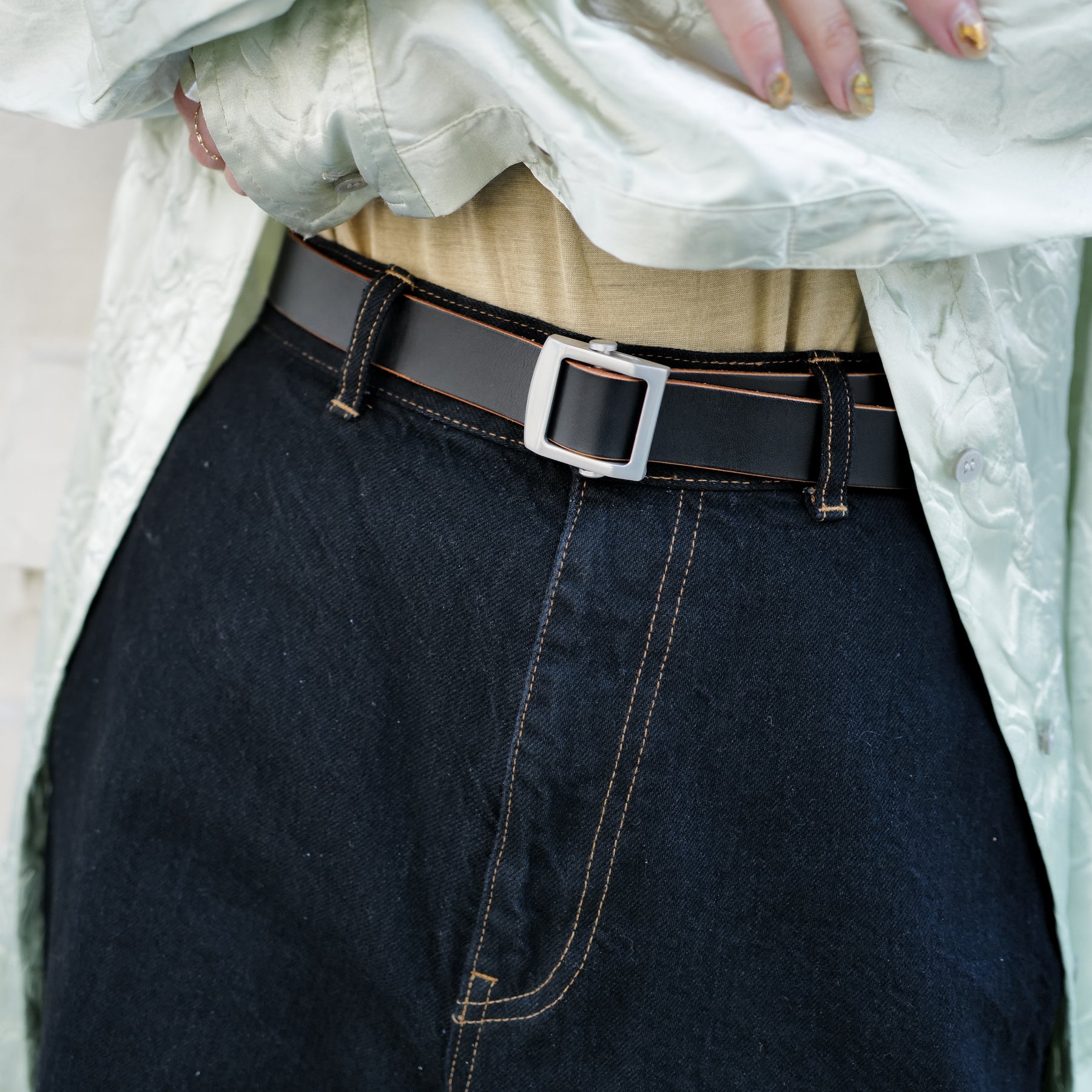 ITTI (イッチ) | HERRIE HOLELESS BELT/THUG(ヘリーホールレスベルト)レザー ガチャ 本革 メンズ レディース バックル ビジネス
