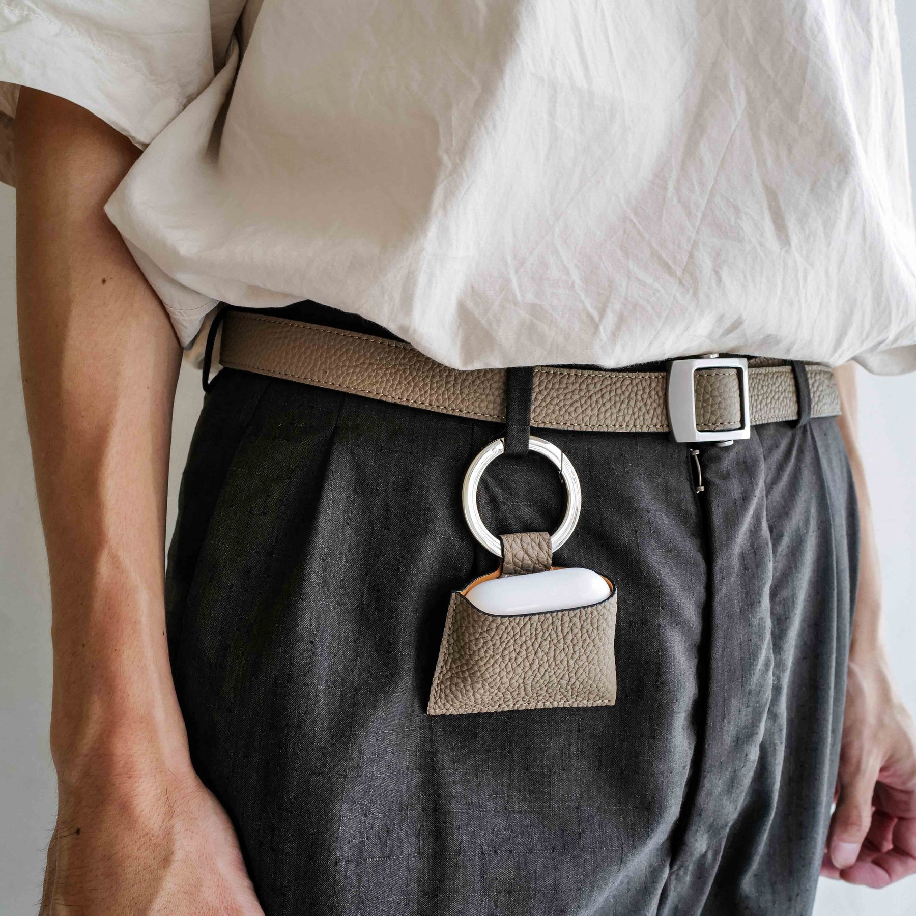 ITTI (イッチ) | HERRIE HOLELESS BELT / DIPLO FJORD(ヘリーホールレスベルト/ディプロフィヨルド)レザー 本革 ビジネス メンズ レディース シボ シュランケン 牛革 カウレザー 父の日 ギフト プレゼント 贈り物 サイズ フリー バッグル ブラック 黒 トープ グレージュ ベージュ ブラウン 茶色
